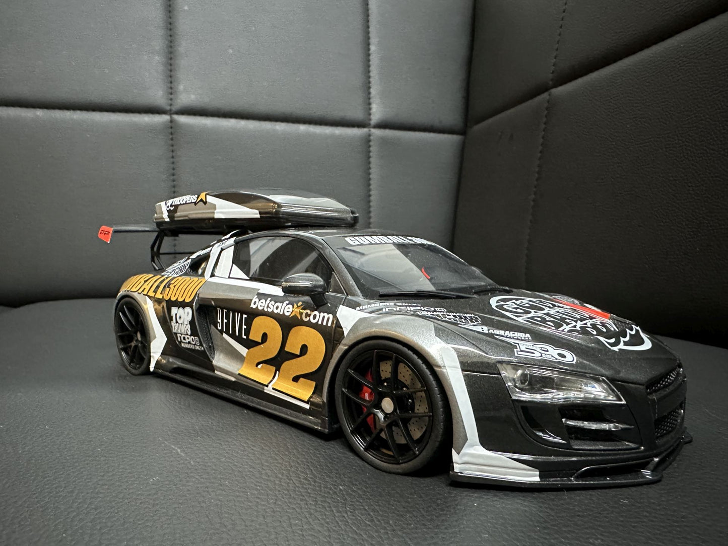 Audi R8 Gumball 300 black Limitiert 561/1500 1:18 GT Spirit GT386 Ауди Р8 черен Лимитирана