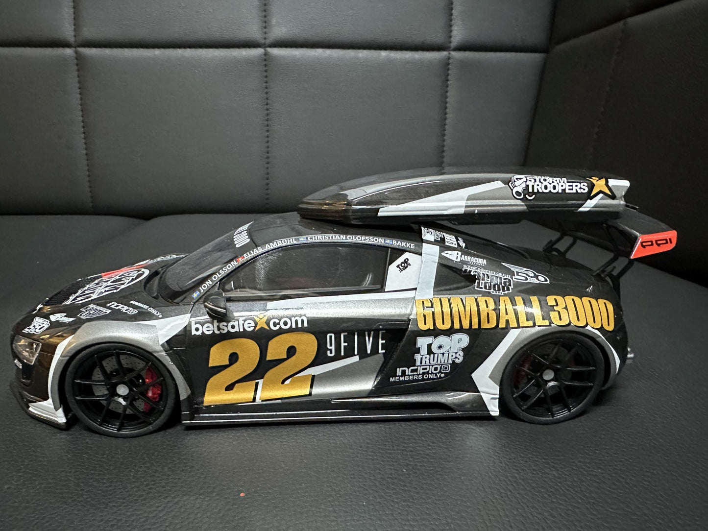 Audi R8 Gumball 300 black Limitiert 561/1500 1:18 GT Spirit GT386 Ауди Р8 черен Лимитирана