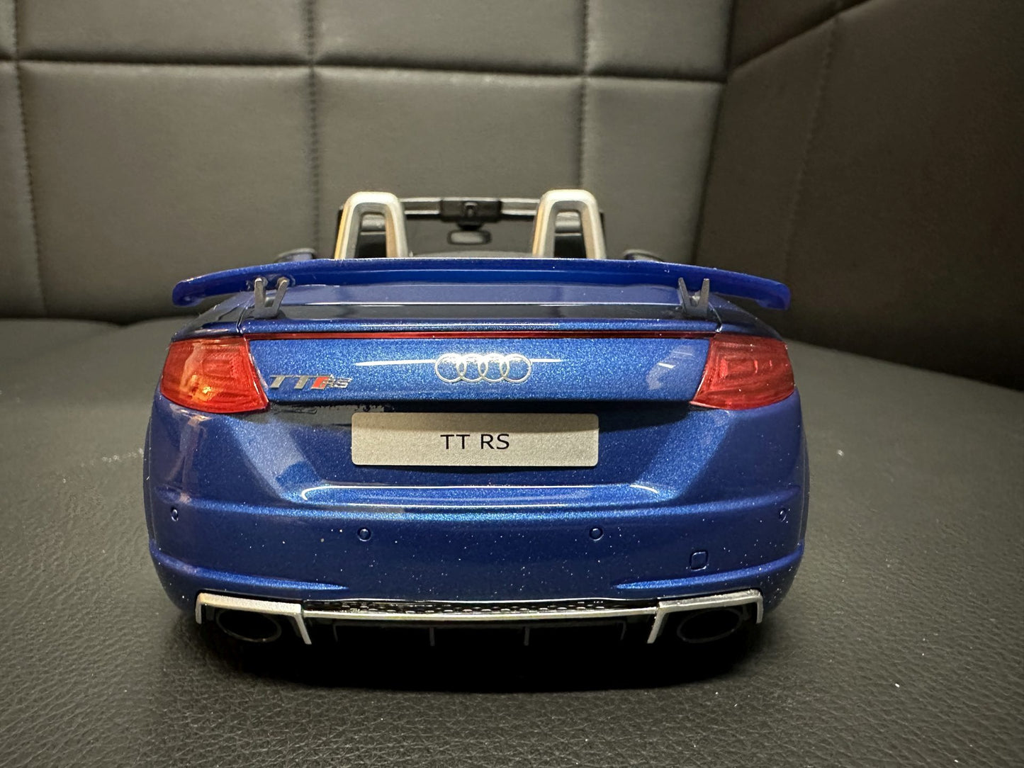Audi TT RS Cabrio blue Limitiert 105/500 1:18 GT Spirit GT209 Ауди ТТ РС Кабрио син Лимитирана