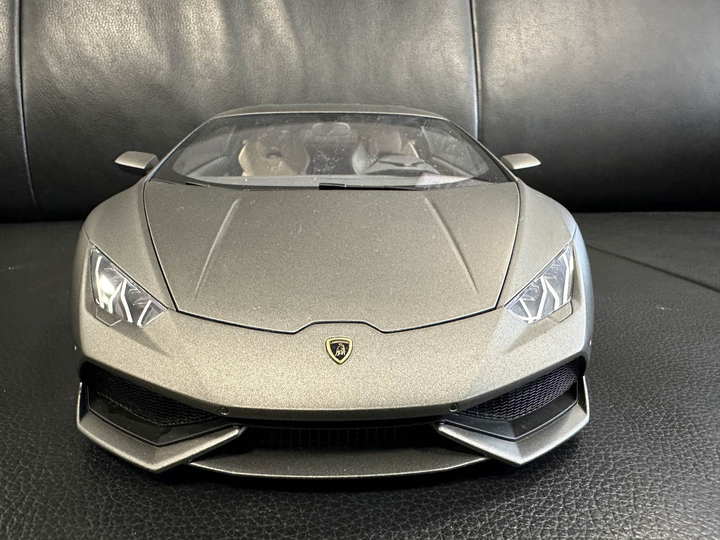 Lamborghini Huracan LP610-4 Grigio Titans/Matt Grey AUTOART 12099 1:12 Ламборгини Хуракан сив мат