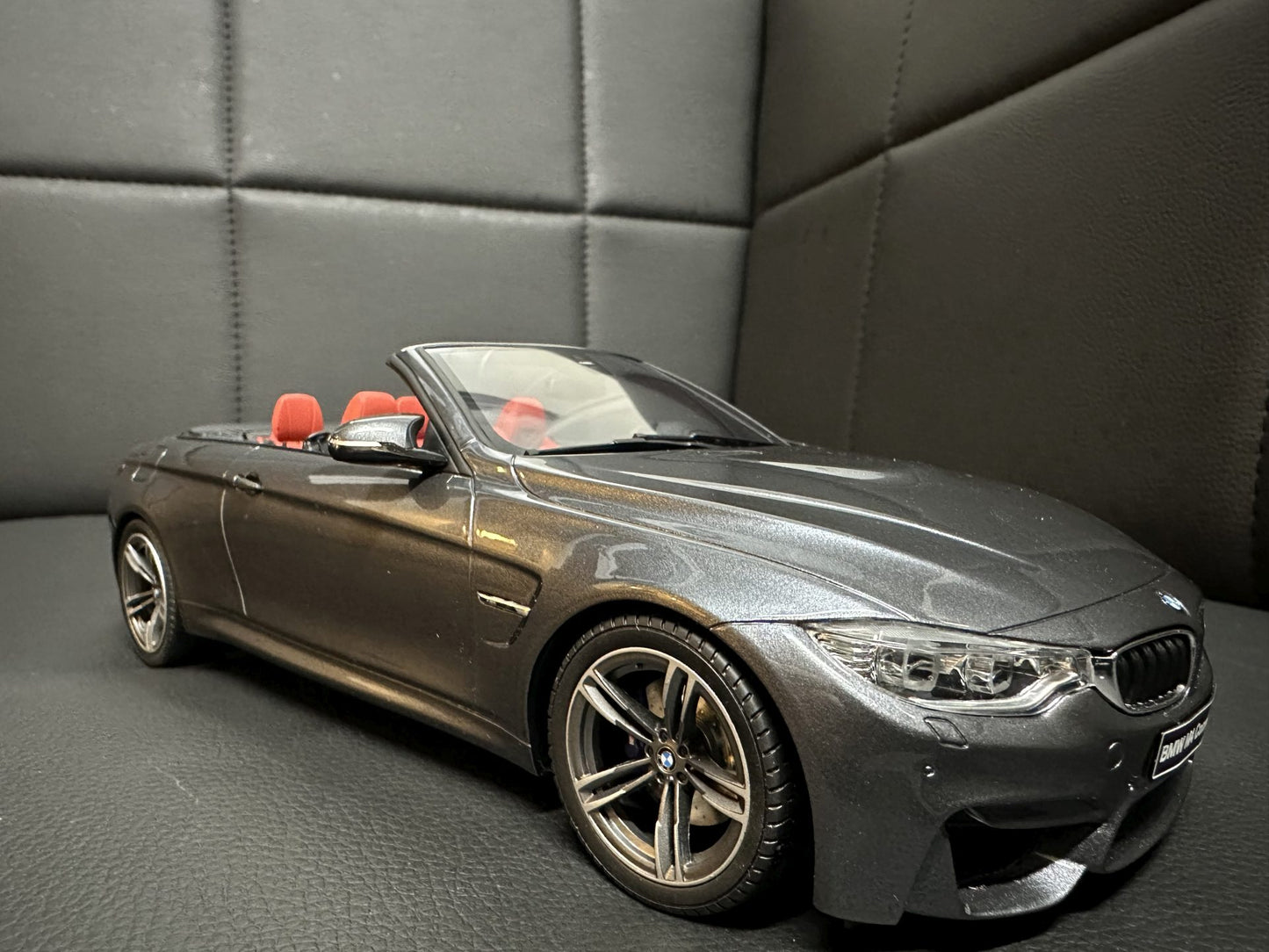 Bmw M4 F83 Cabrio grey Limitiert 713/2000 1:18 GT Spirit GT081 Бмв M4 Кабрио сив Лимитирана