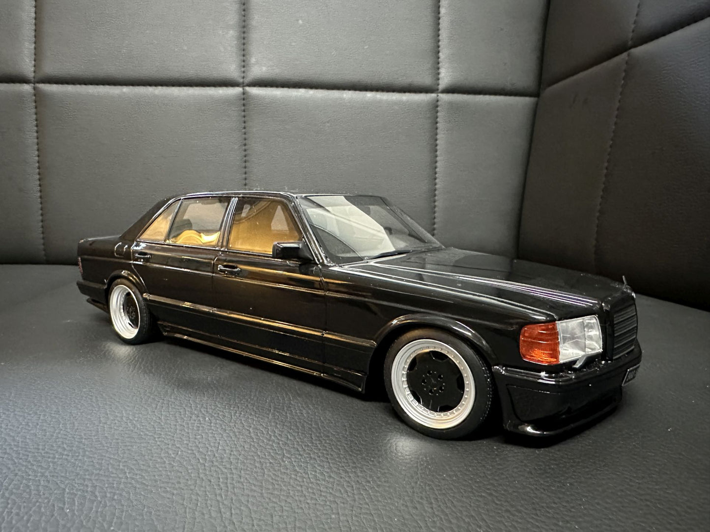 Mercedes Benz 560SEL AMG W126 Black Limitiert 1:18 OTTO OT297 Мерцедес Бенц Лимитирана черен