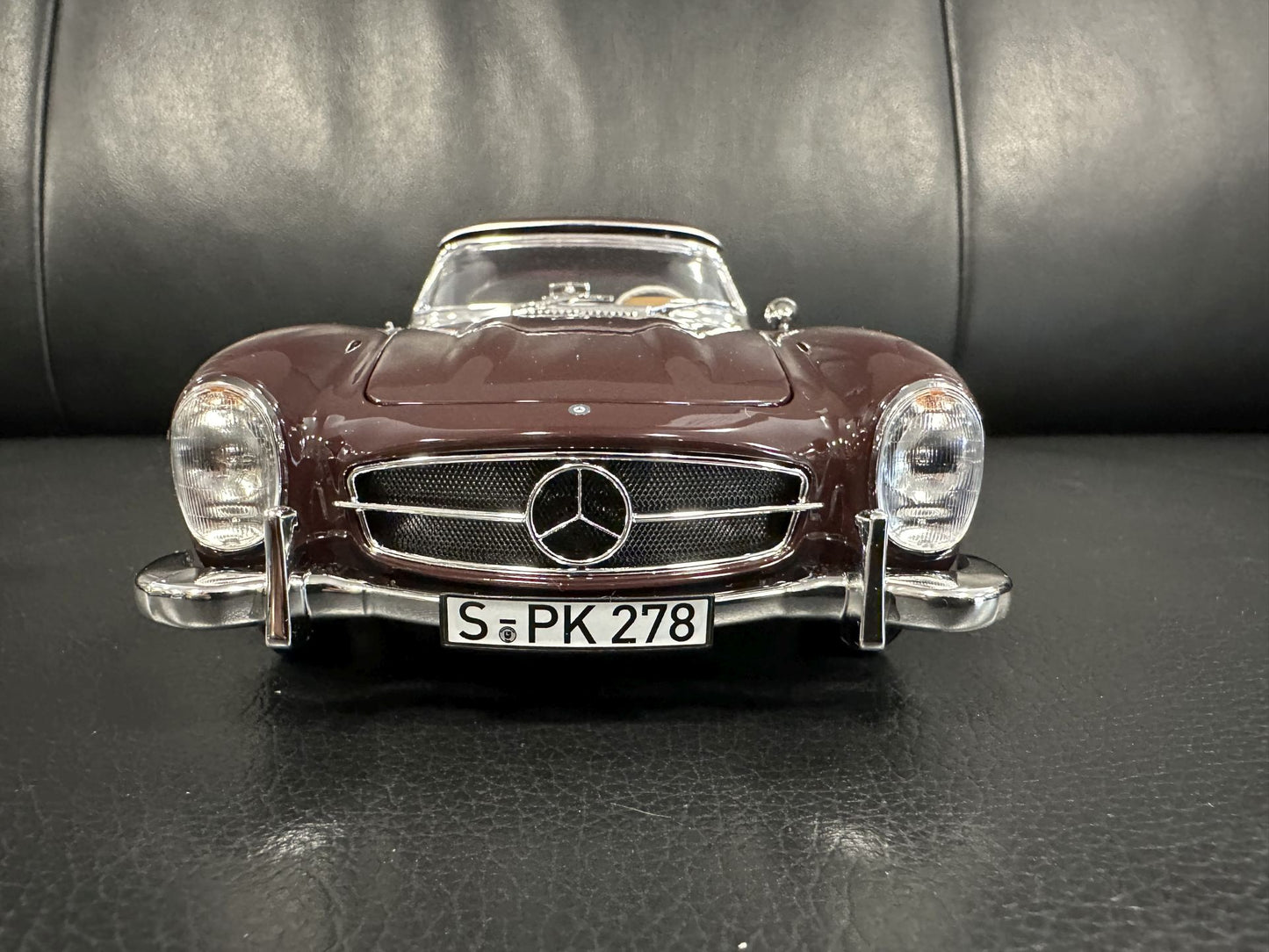Mercedes Benz 300 SL Cabrio red 1:18 NOREV 183891 Мерцедес Бенц 300 СЛ Кабрио бордо отваряем