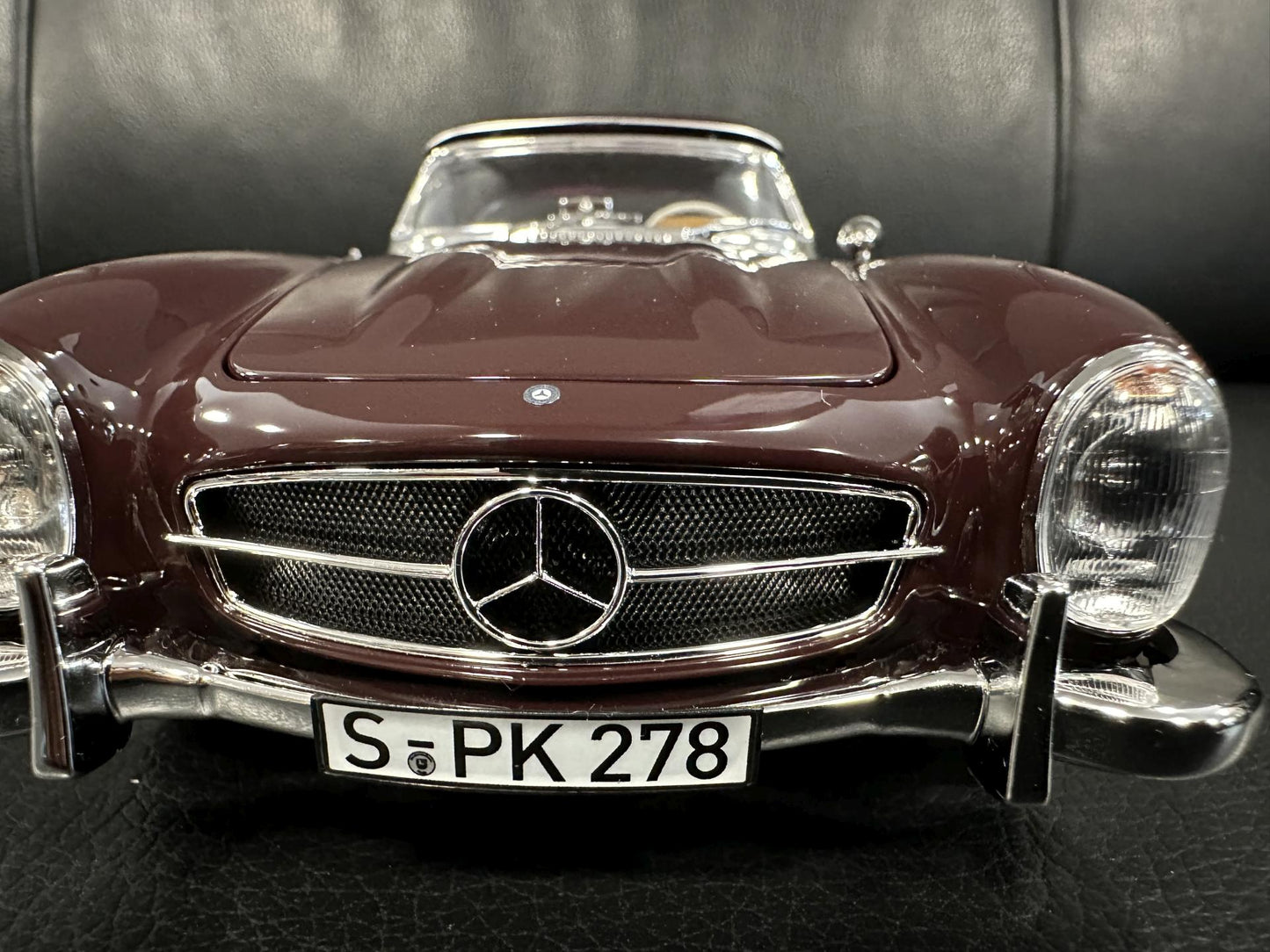 Mercedes Benz 300 SL Cabrio red 1:18 NOREV 183891 Мерцедес Бенц 300 СЛ Кабрио бордо отваряем
