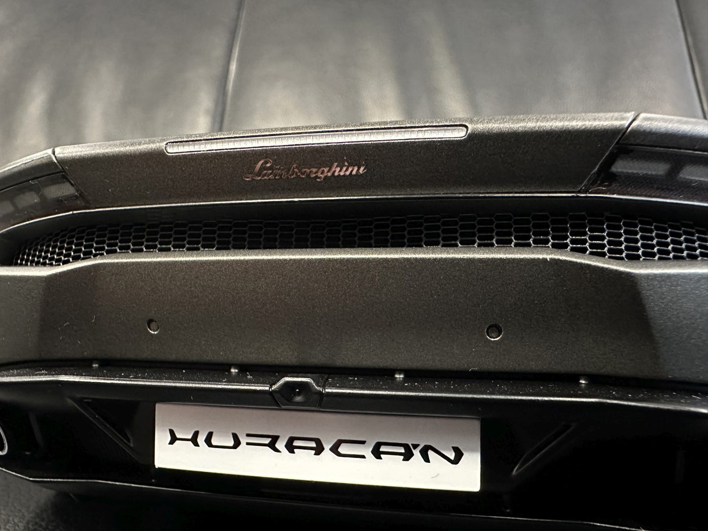 Lamborghini Huracan LP610-4 Grigio Titans/Matt Grey AUTOART 12099 1:12 Ламборгини Хуракан сив мат