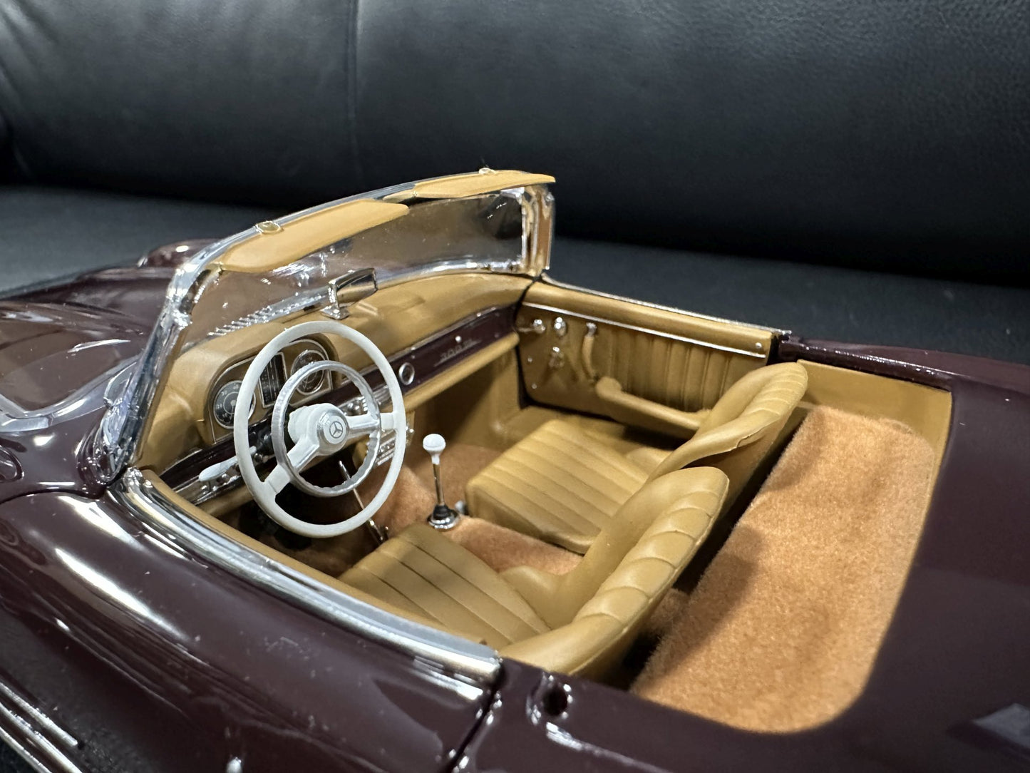 Mercedes Benz 300 SL Cabrio red 1:18 NOREV 183891 Мерцедес Бенц 300 СЛ Кабрио бордо отваряем