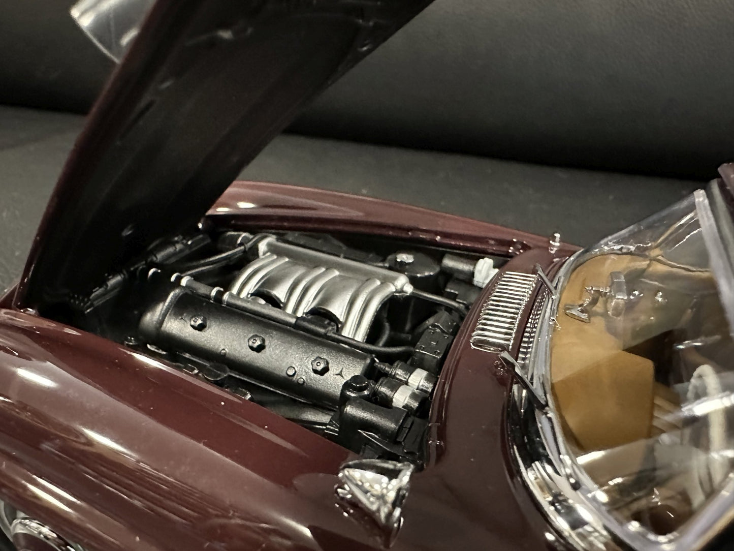 Mercedes Benz 300 SL Cabrio red 1:18 NOREV 183891 Мерцедес Бенц 300 СЛ Кабрио бордо отваряем