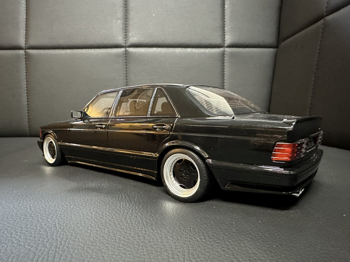 Mercedes Benz 560SEL AMG W126 Black Limitiert 1:18 OTTO OT297 Мерцедес Бенц Лимитирана черен