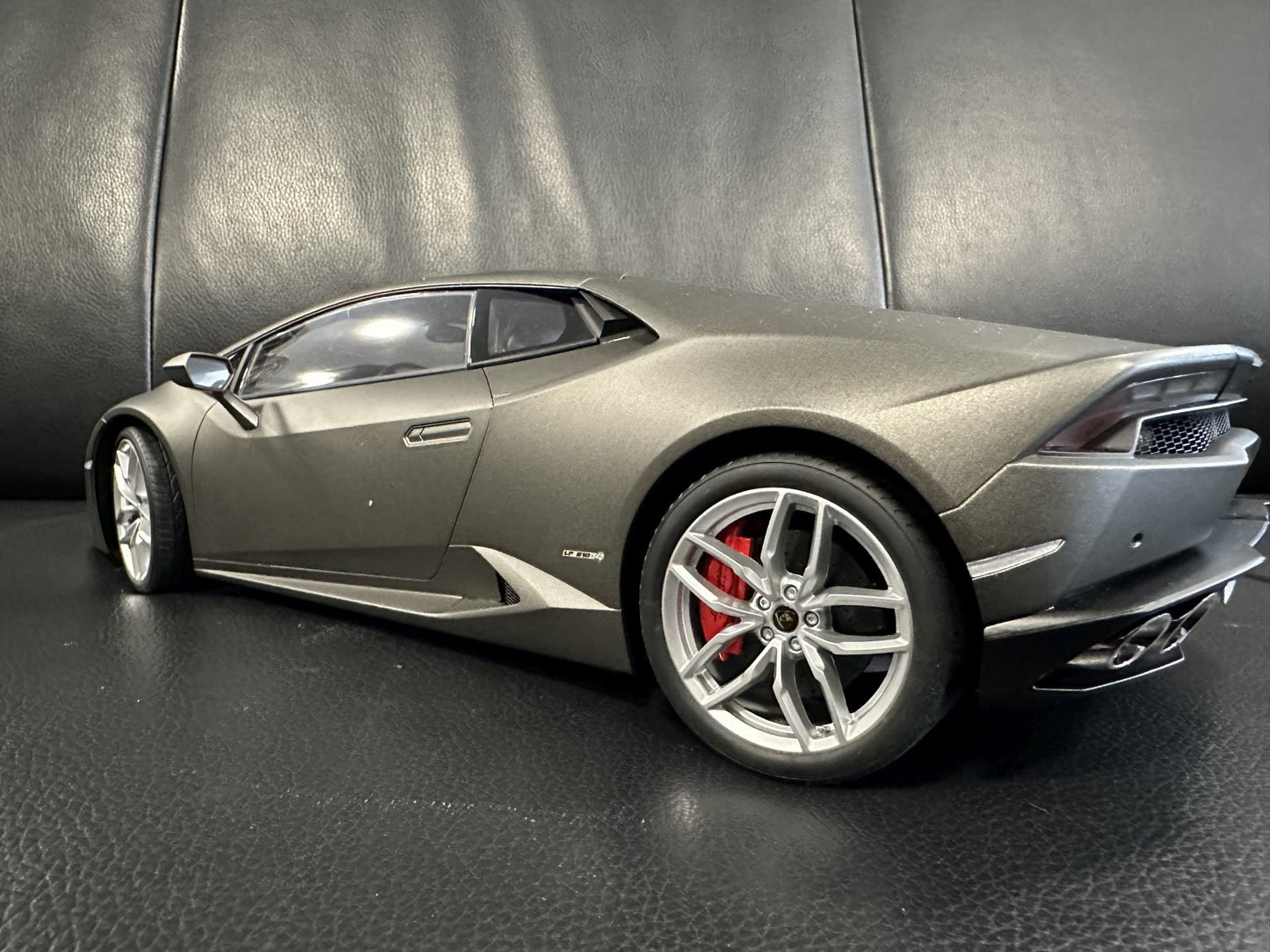 Lamborghini Huracan LP610-4 Grigio Titans/Matt Grey AUTOART 12099 1:12 Ламборгини Хуракан сив мат