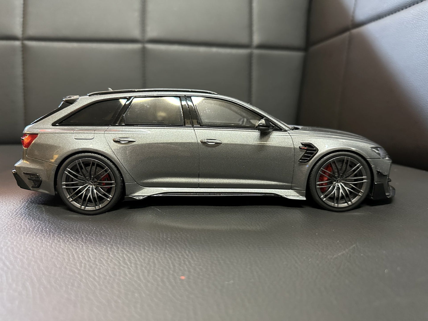 Audi RS6 ABT Kombi grey Limitiert 455/2100 1:18 GT Spirit GT292 Ауди РС6 сив Комби Лимитирана
