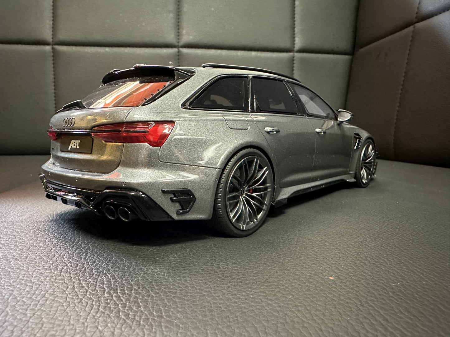 Audi RS6 ABT Kombi grey Limitiert 455/2100 1:18 GT Spirit GT292 Ауди РС6 сив Комби Лимитирана