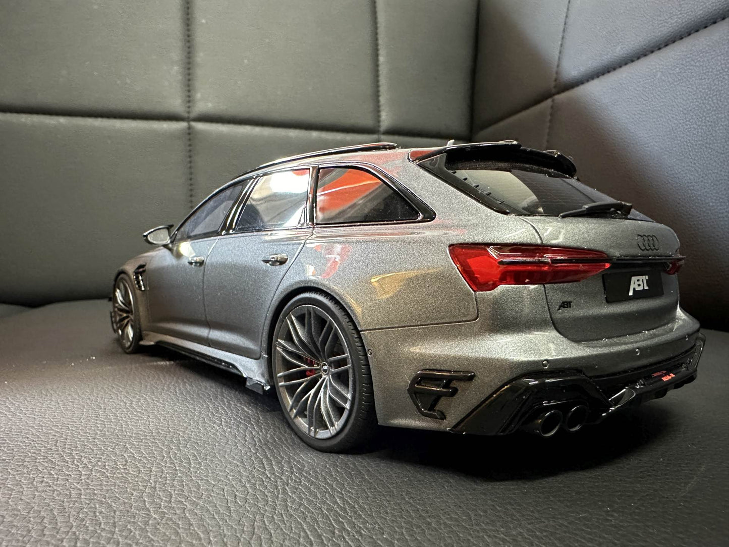 Audi RS6 ABT Kombi grey Limitiert 455/2100 1:18 GT Spirit GT292 Ауди РС6 сив Комби Лимитирана