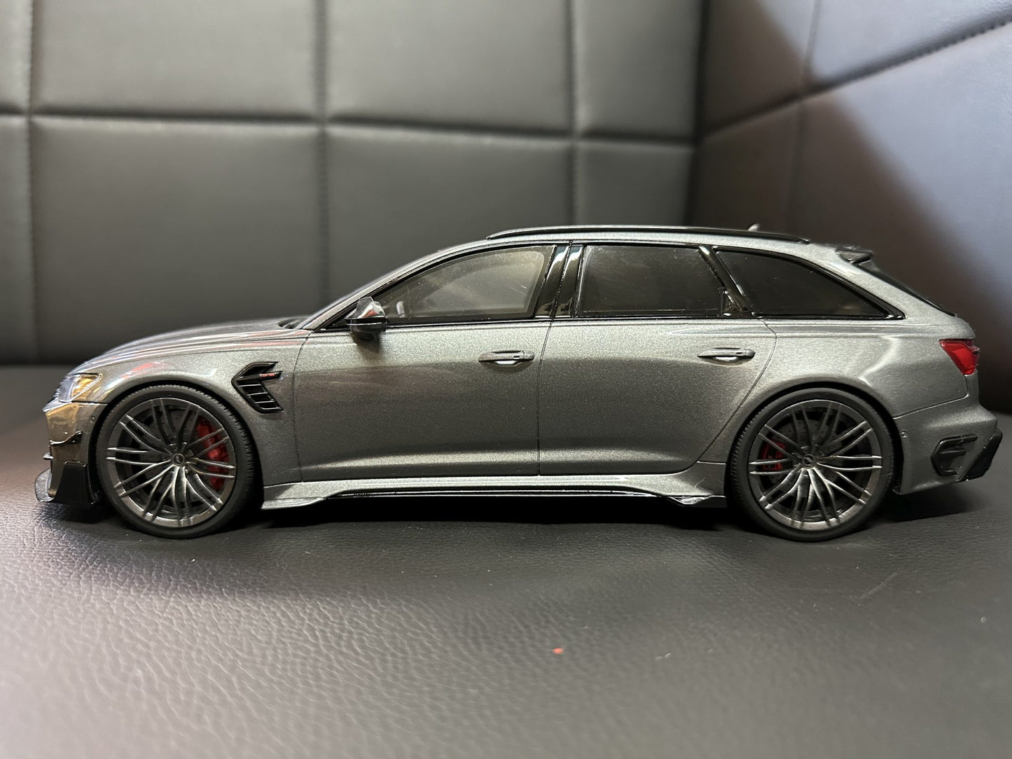 Audi RS6 ABT Kombi grey Limitiert 455/2100 1:18 GT Spirit GT292 Ауди РС6 сив Комби Лимитирана