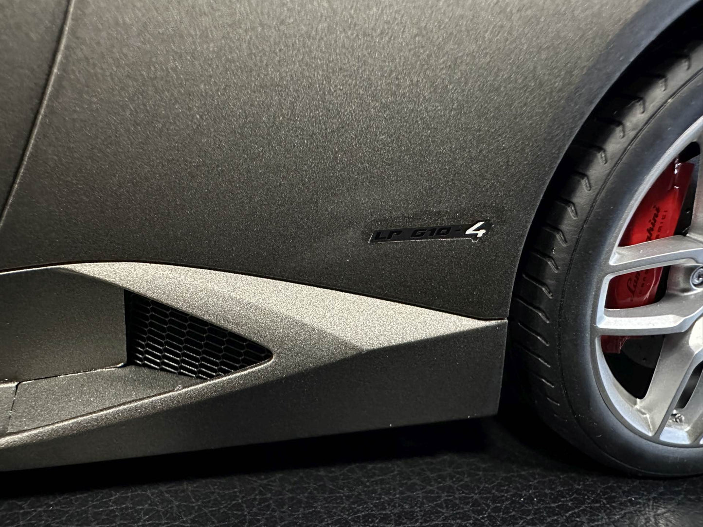 Lamborghini Huracan LP610-4 Grigio Titans/Matt Grey AUTOART 12099 1:12 Ламборгини Хуракан сив мат