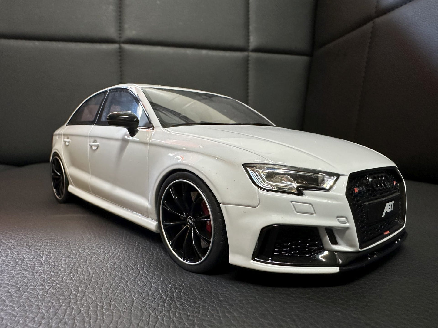 Audi RS3 ABT white Limitiert 307/999 1:18 GT Spirit GT346 Ауди РС3 бял Лимитирана