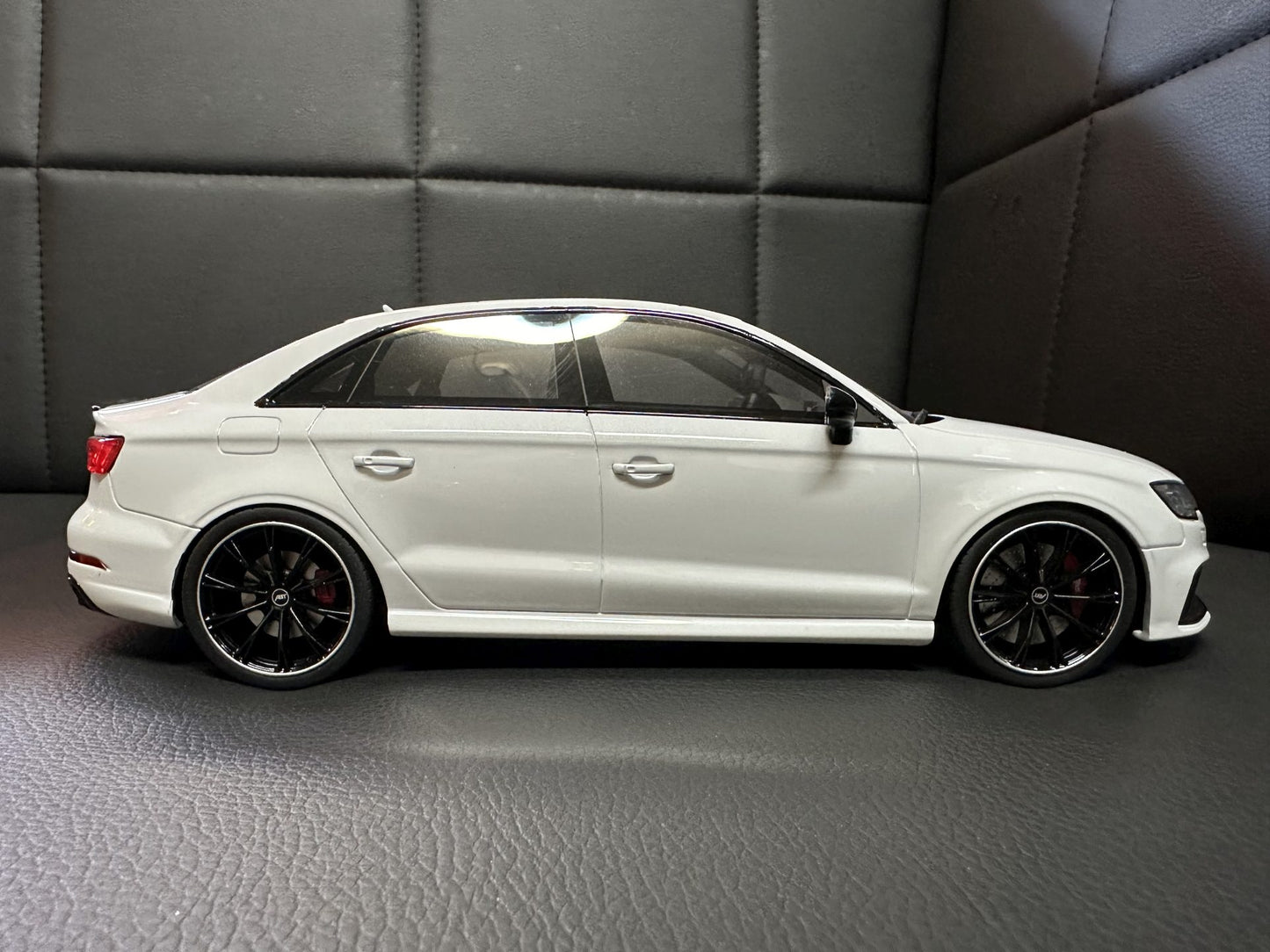 Audi RS3 ABT white Limitiert 307/999 1:18 GT Spirit GT346 Ауди РС3 бял Лимитирана