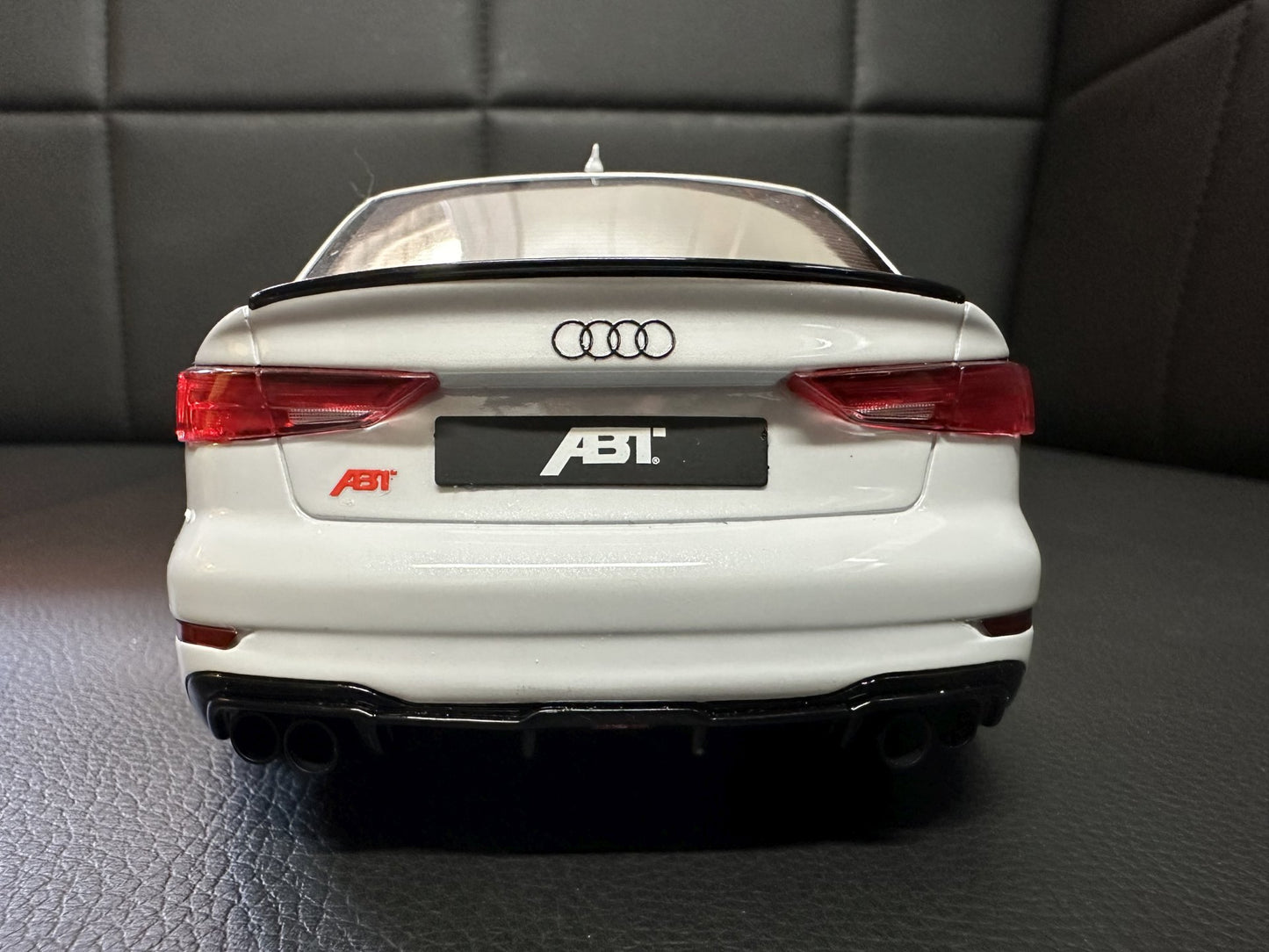 Audi RS3 ABT white Limitiert 307/999 1:18 GT Spirit GT346 Ауди РС3 бял Лимитирана