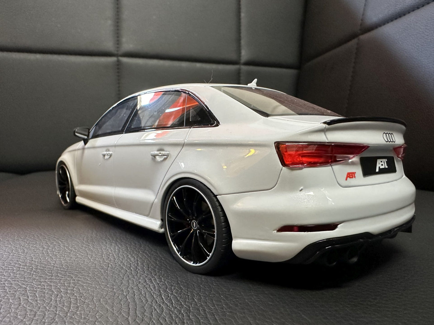 Audi RS3 ABT white Limitiert 307/999 1:18 GT Spirit GT346 Ауди РС3 бял Лимитирана