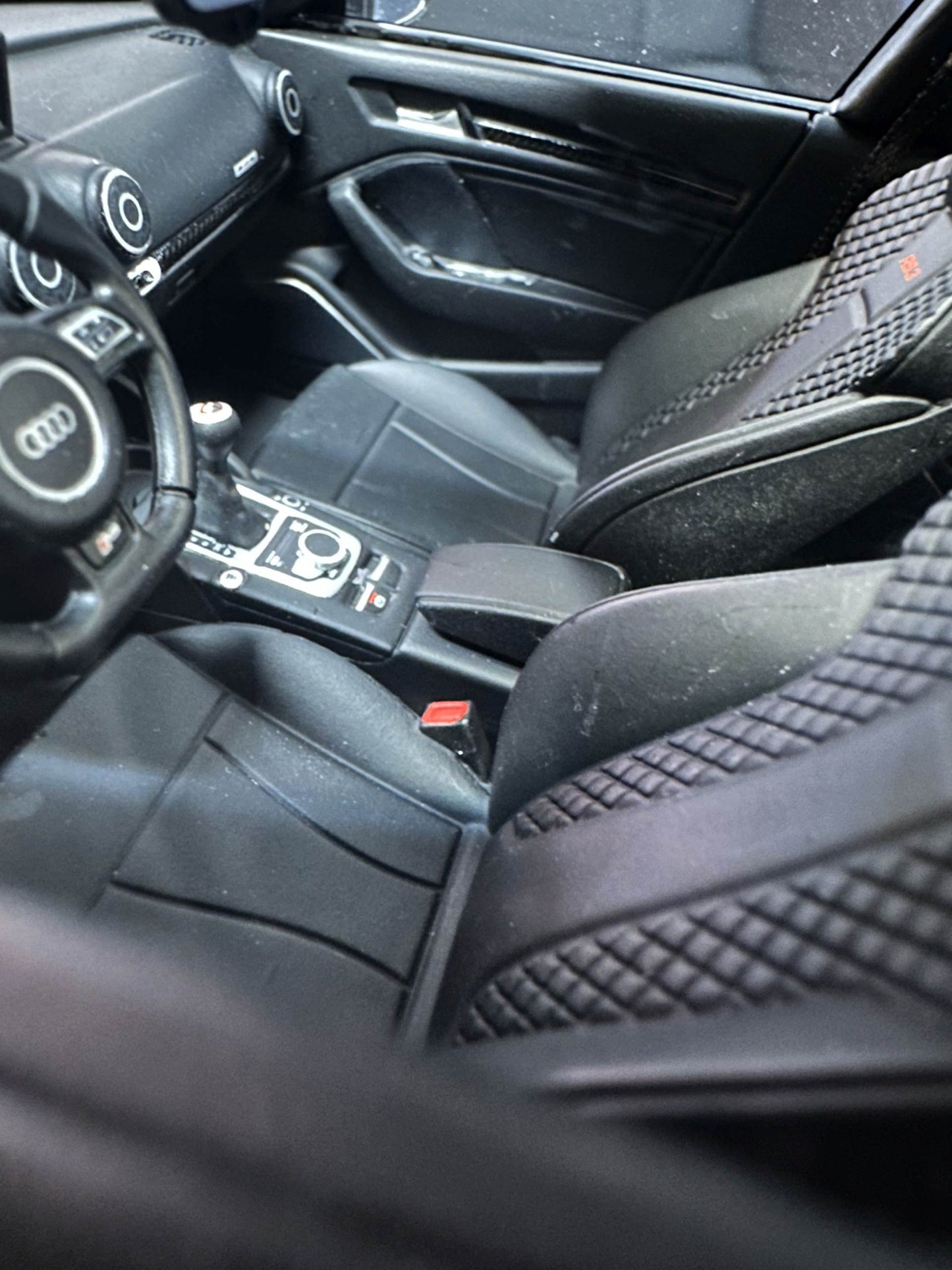 Audi RS3 ABT white Limitiert 307/999 1:18 GT Spirit GT346 Ауди РС3 бял Лимитирана
