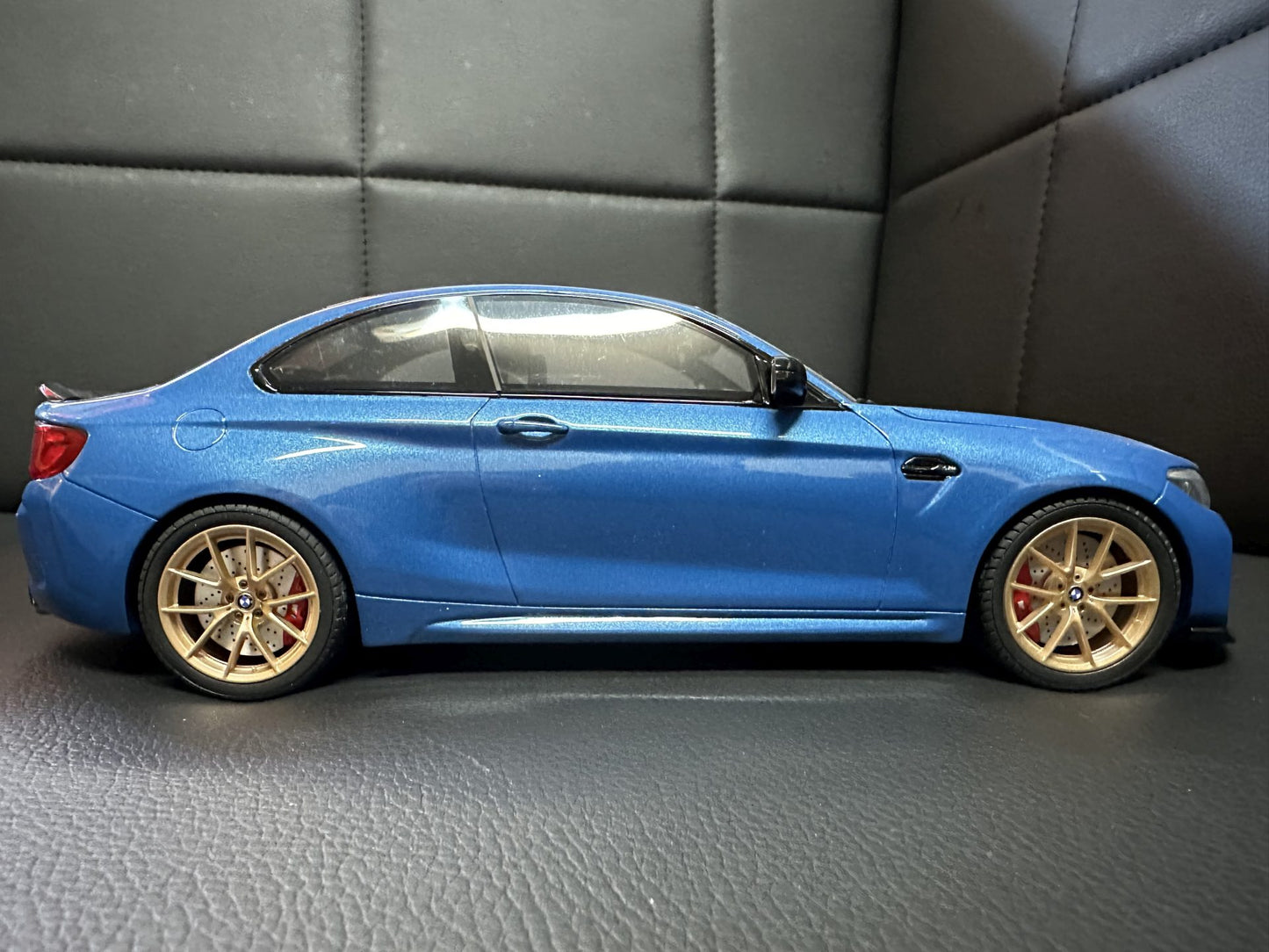 Bmw M2 CS F87 blue Limitiert 583/1600 1:18 GT Spirit GT353 Бмв M2 син Лимитирана