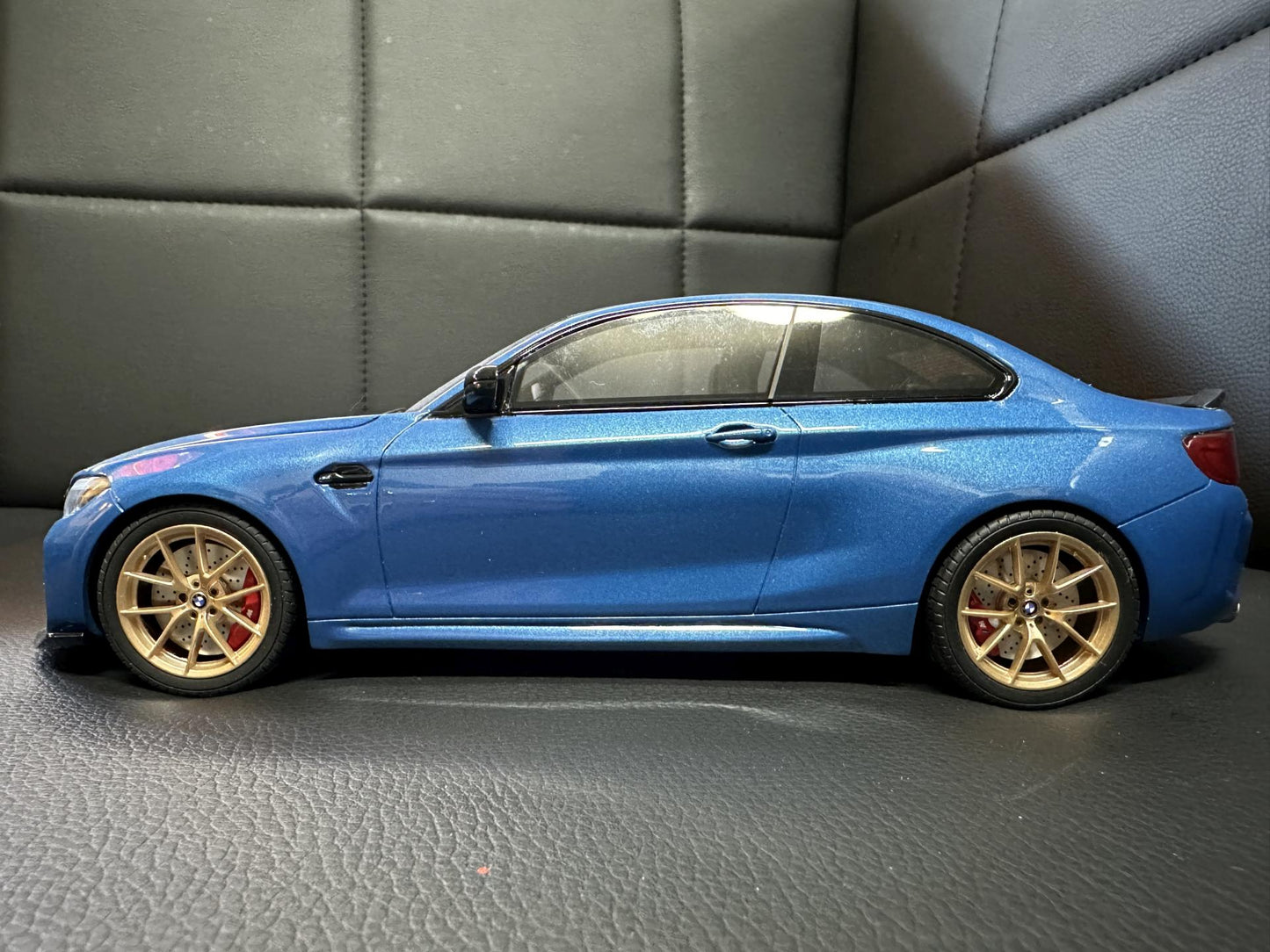 Bmw M2 CS F87 blue Limitiert 583/1600 1:18 GT Spirit GT353 Бмв M2 син Лимитирана