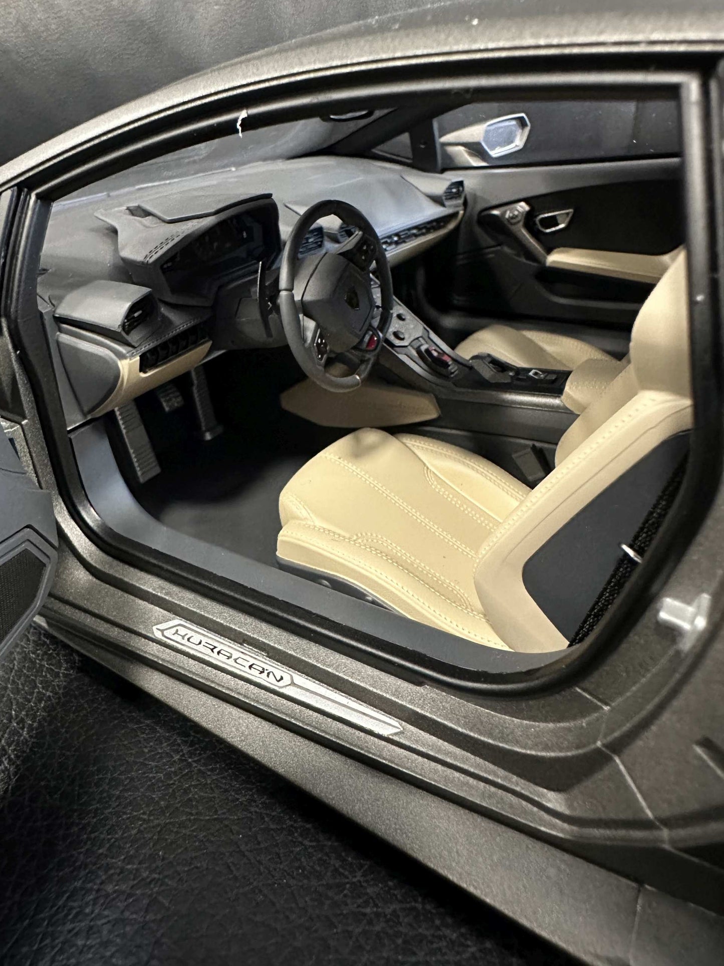 Lamborghini Huracan LP610-4 Grigio Titans/Matt Grey AUTOART 12099 1:12 Ламборгини Хуракан сив мат
