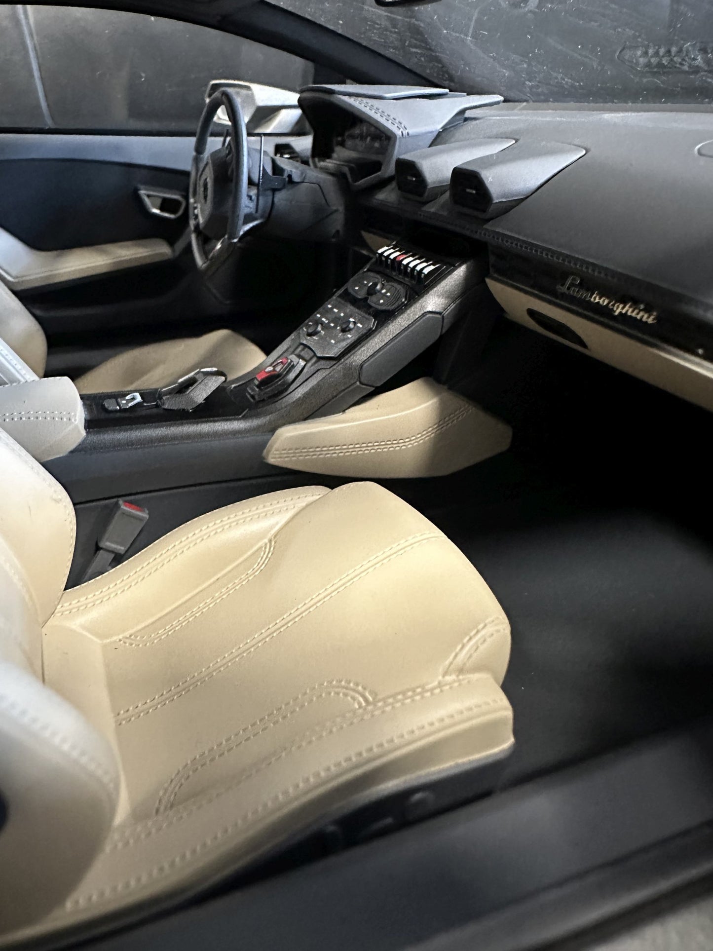 Lamborghini Huracan LP610-4 Grigio Titans/Matt Grey AUTOART 12099 1:12 Ламборгини Хуракан сив мат