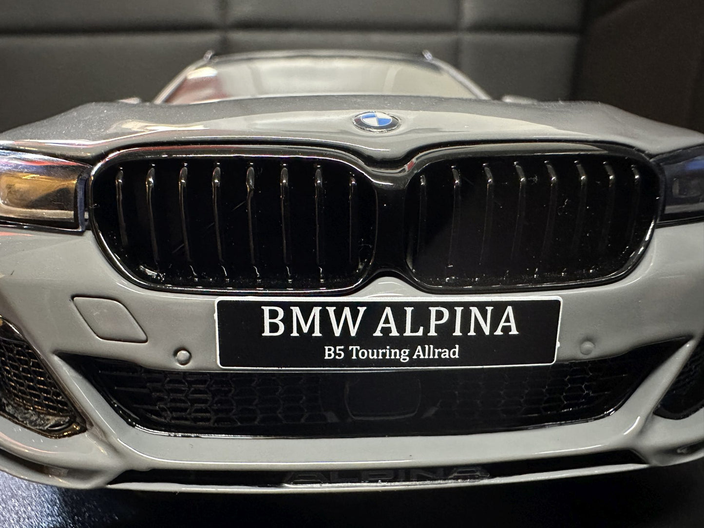 Bmw Alpina B5 G31 Kombi grey Limitiert 1:18 GT Spirit CLDC035 Бмв Алпина сив Комби Лимитирана