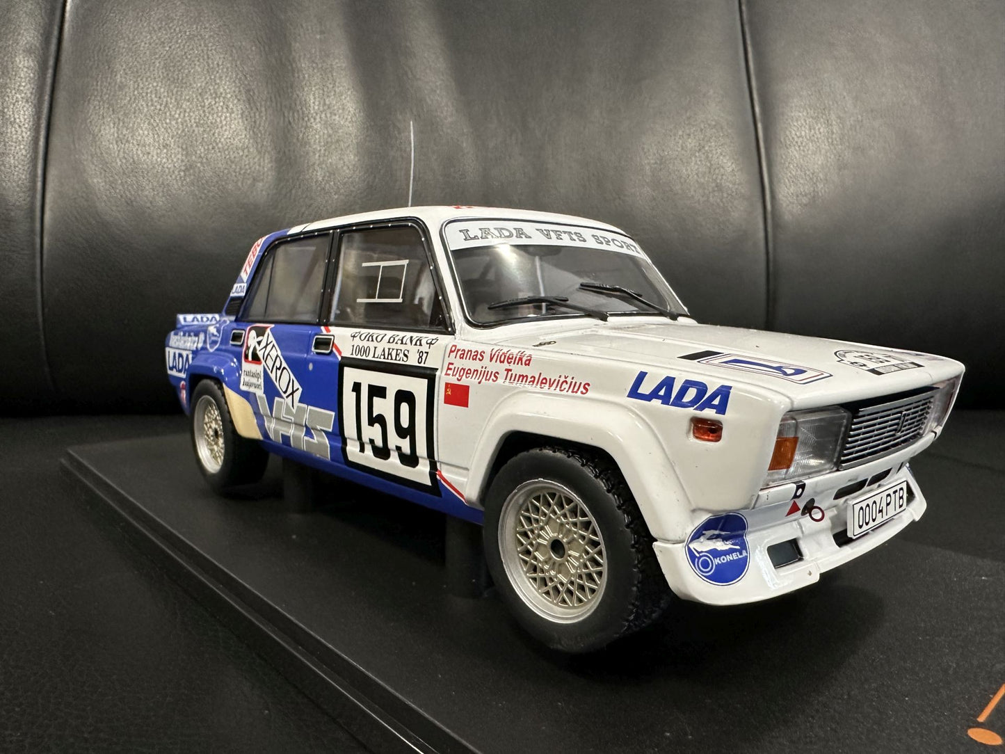Lada 2105 VFTS Rally Lakes 1987 white 1:18 IXO 18RMC181B.22 Лада 2105 1987 бял