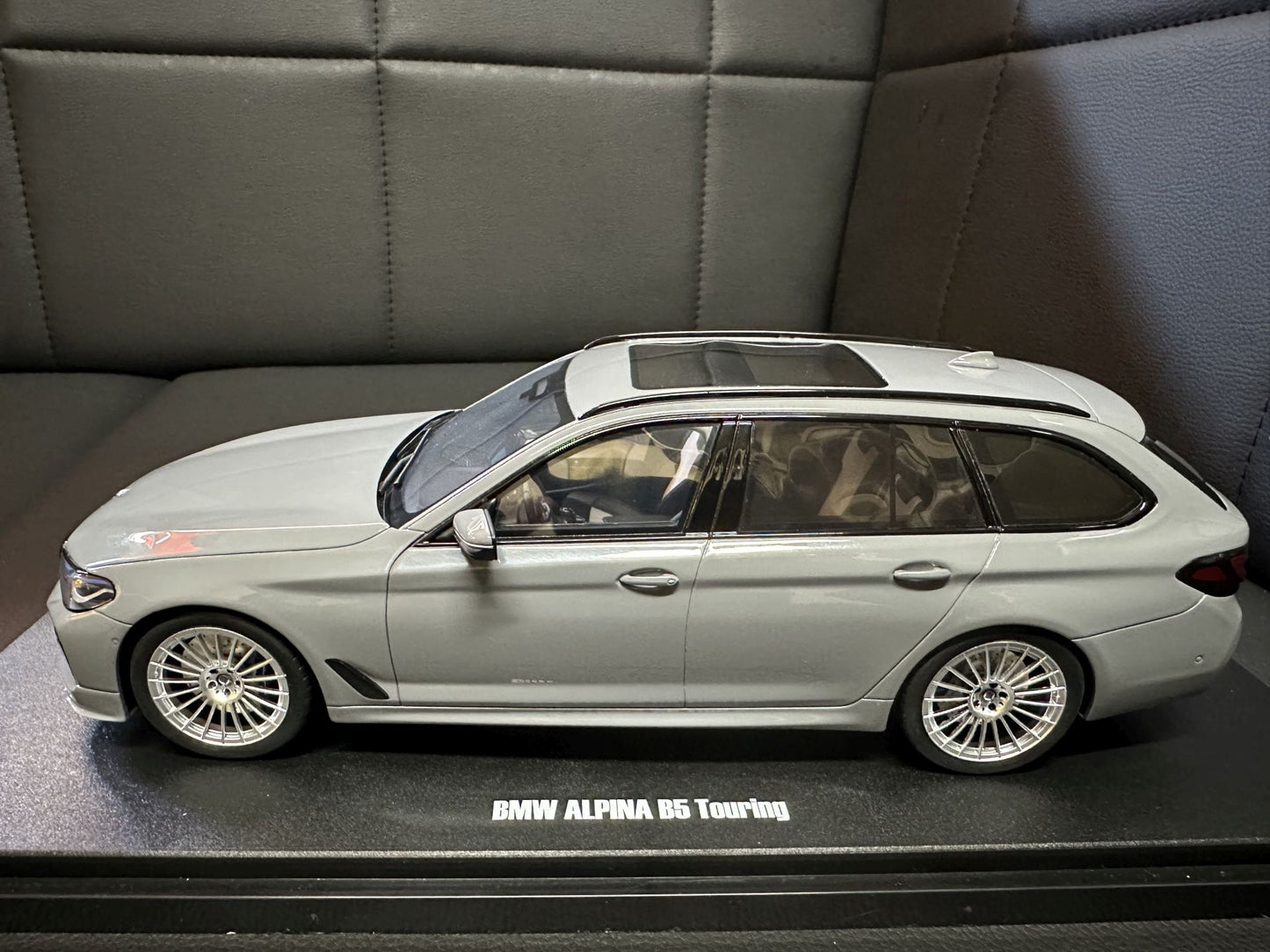 Bmw Alpina B5 G31 Kombi grey Limitiert 1:18 GT Spirit CLDC035 Бмв Алпина сив Комби Лимитирана