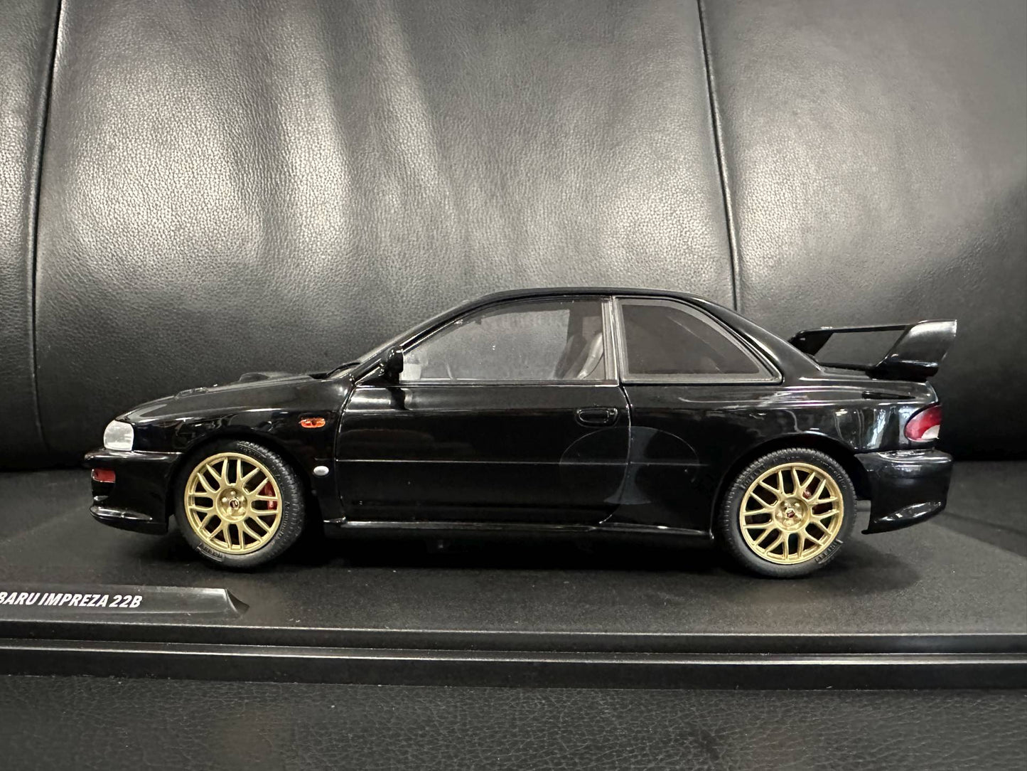 Subaru Impreza STI 1998 black 1:18 Solido S1807406 Субару Импреза СТИ черен