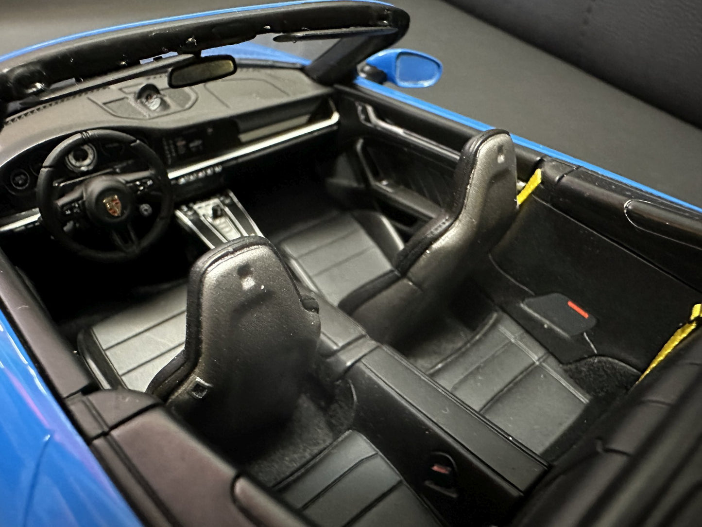 Porsche 911 Turbo S 992 Cabrio blue Limitiert 1:18 GT Spirit GT441 Порше 911 Турбо С Кабрио син Лимитирана