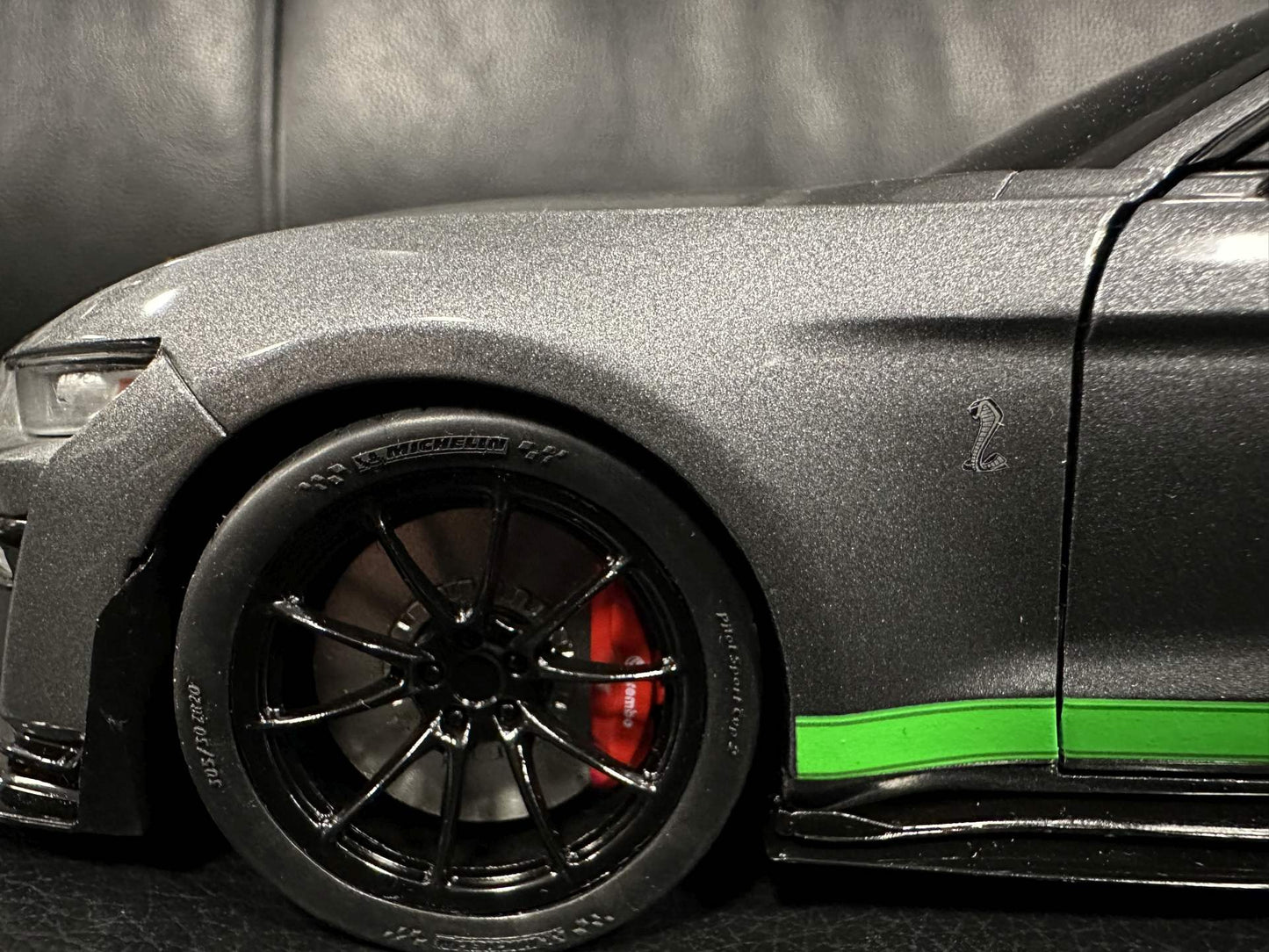 Ford Mustang USA GT500 Coupe 2023 silver/green 1:18 Solido S1805911 Форд Мустанг ГТ500 сив/зелен
