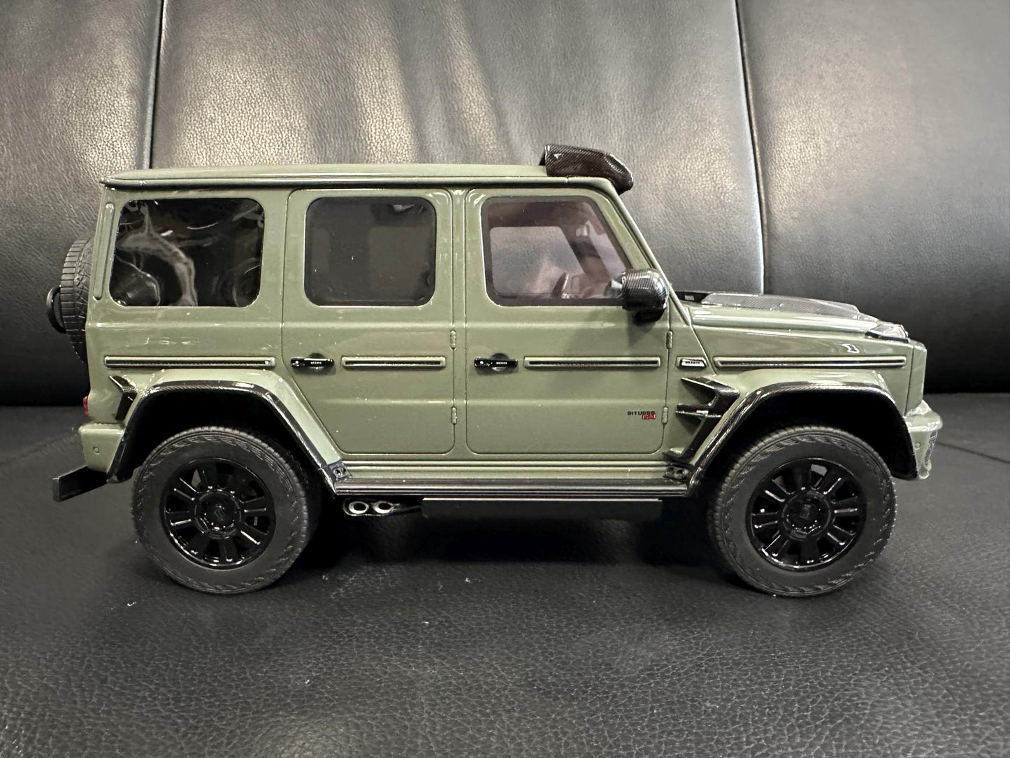 Mercedes Benz G Klasse BRABUS G800 4x4 green Limitiert 094/504 1:18 GT Spirit CLDC036 Мерцедес Бенц Г Класа зелен Лимитирана