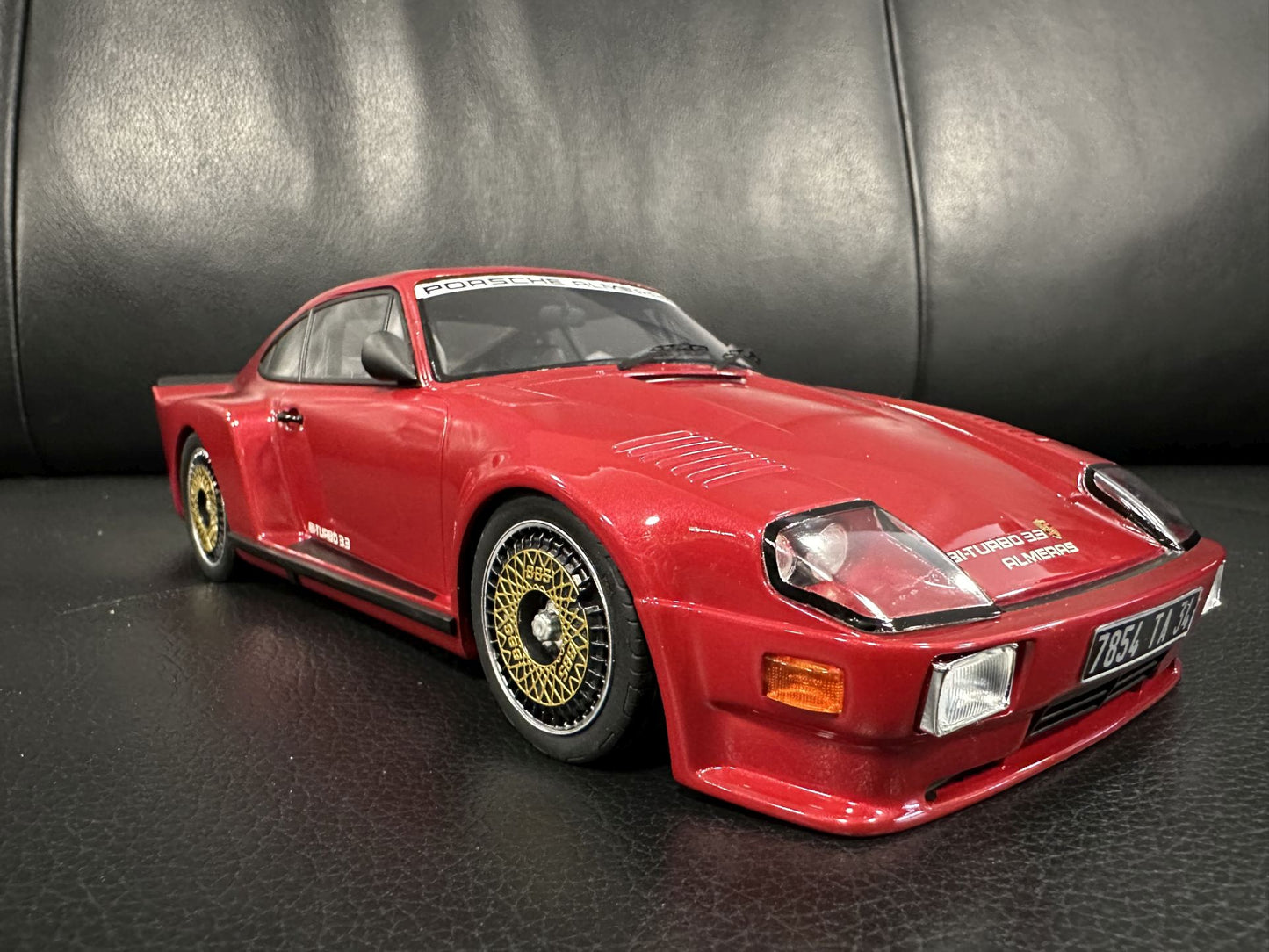 Porsche 911 930 BiTurbo 3,3 Almeras 1993 red Limitiert 14/150 1:18 KESS KE18005C Порше 911 930 червен Лимитирана