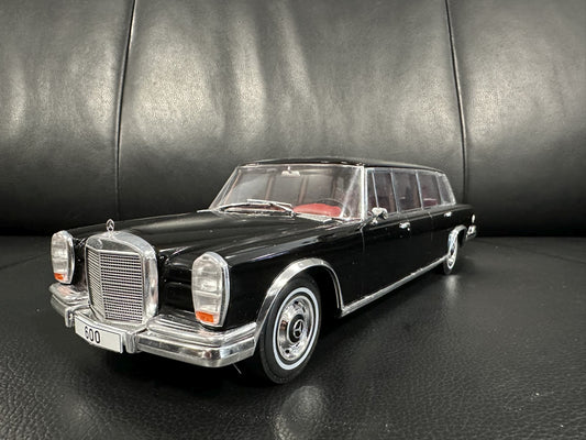 Mercedes Benz 600 W100 1969 limousine black 1:18 Modelcar MCG 18187 Мерцедес Бенц 600 В100 Лимозина 1969 черен