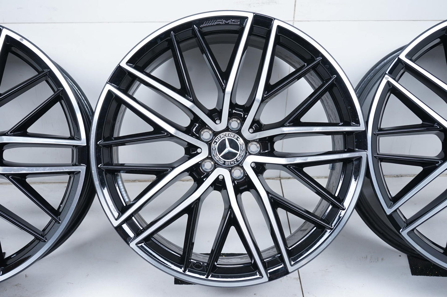 Оригинал като нови Mercedes GLC43 AMG W253 C253 Klasse 21 Zoll Мерцедес ГЛЦ43 AMG Класа Алуминиеви джанти 21 цола A2534015700 A2534015800