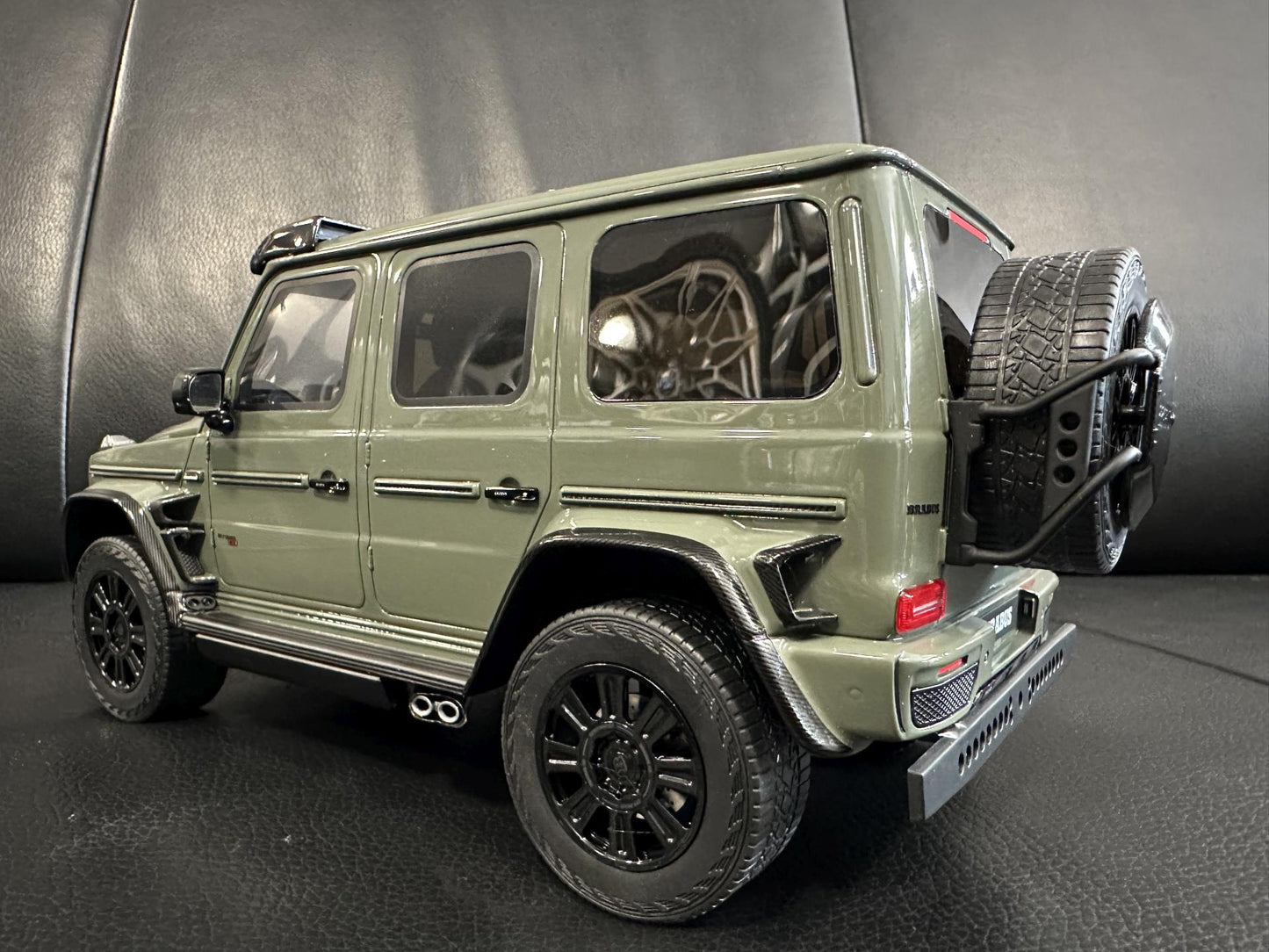 Mercedes Benz G Klasse BRABUS G800 4x4 green Limitiert 094/504 1:18 GT Spirit CLDC036 Мерцедес Бенц Г Класа зелен Лимитирана