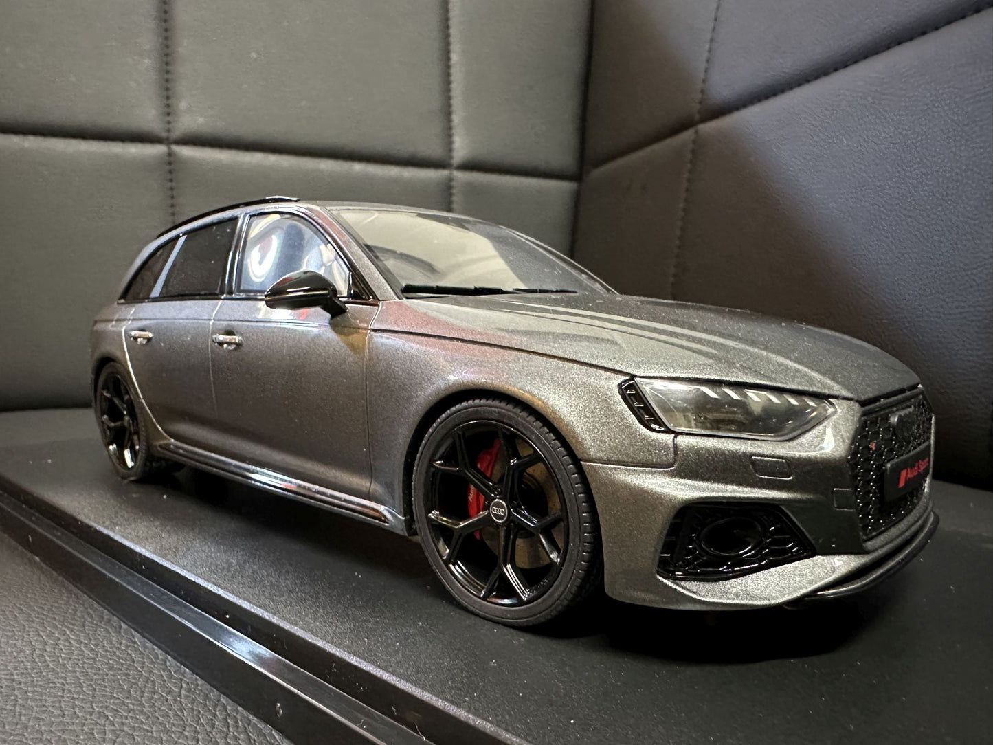 Audi RS4 Kombi Competition grey Limitiert 1:18 GT Spirit GT456 Ауди РС4 сив Комби Лимитирана