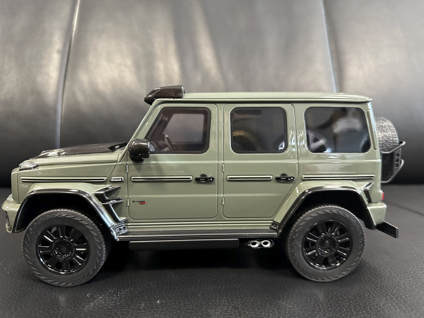 Mercedes Benz G Klasse BRABUS G800 4x4 green Limitiert 094/504 1:18 GT Spirit CLDC036 Мерцедес Бенц Г Класа зелен Лимитирана