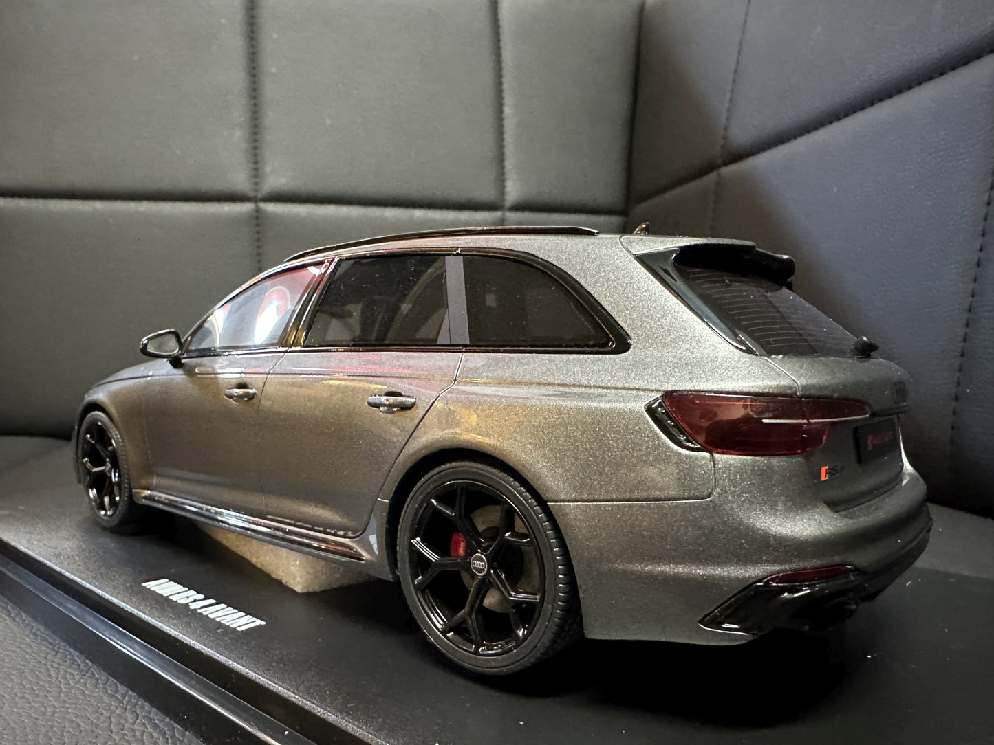 Audi RS4 Kombi Competition grey Limitiert 1:18 GT Spirit GT456 Ауди РС4 сив Комби Лимитирана