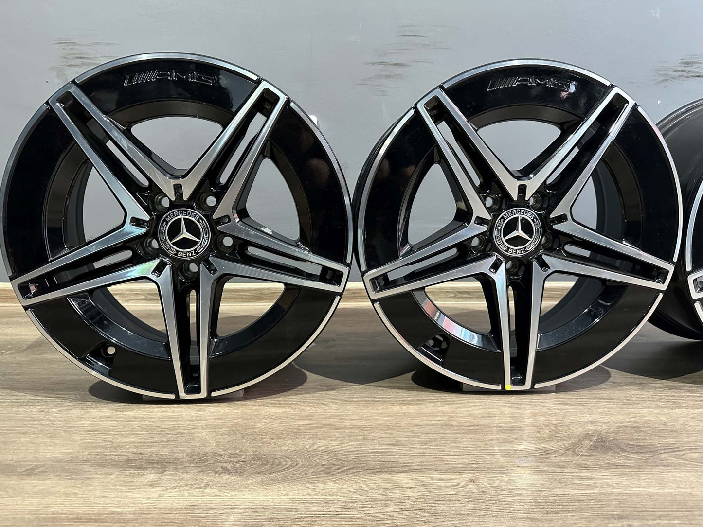 Оригинални Mercedes C Klasse W206 AMG 18 Zoll Мерцедес Ц Класа W206 AMG Алуминиеви джанти 18 цола A2054011700 A2054011800