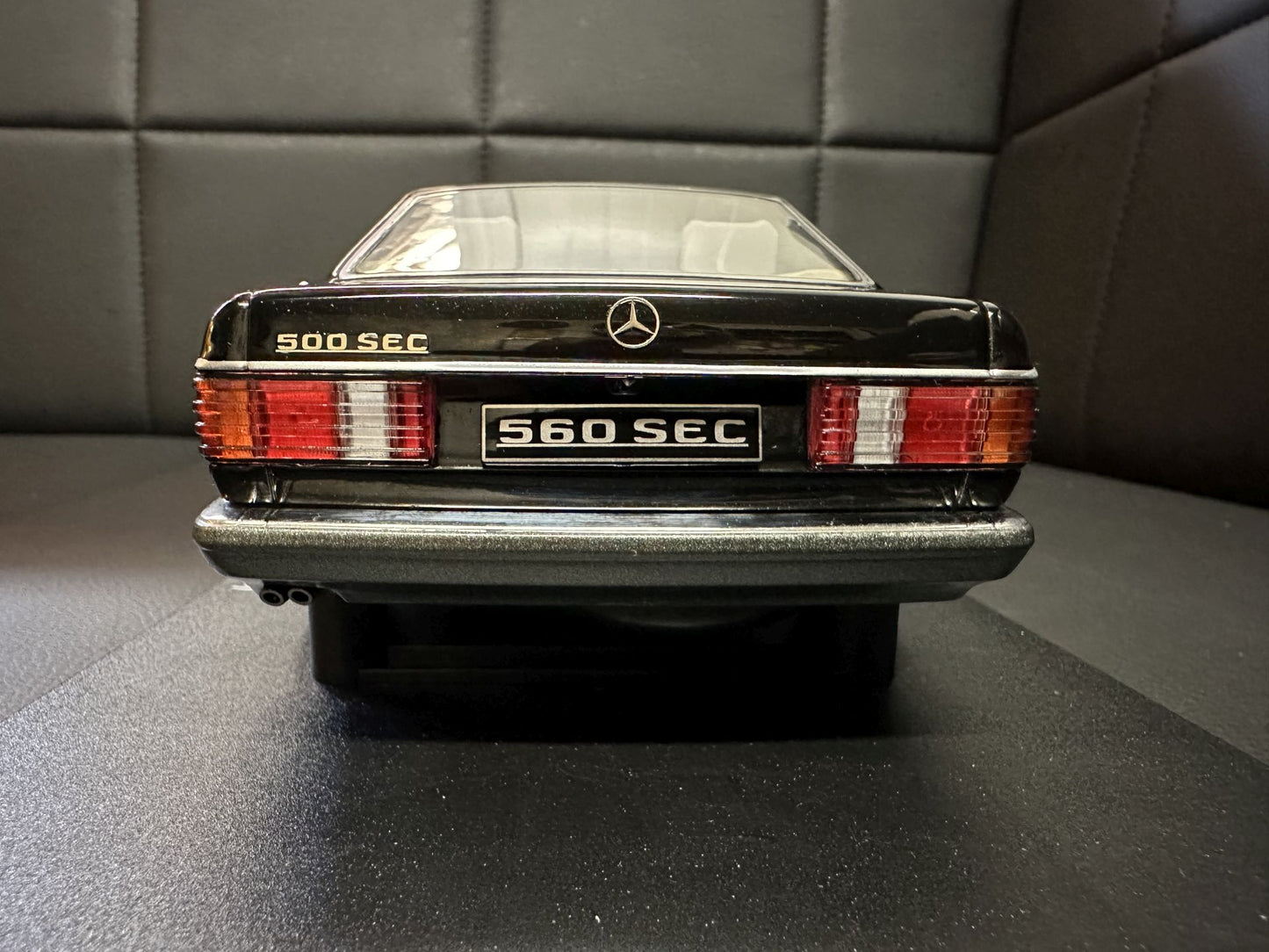 Mercedes Benz 500SEC Coupe C126 black 1:18 KK-Scale KKDC180334 Мерцедес Бенц Купе черен