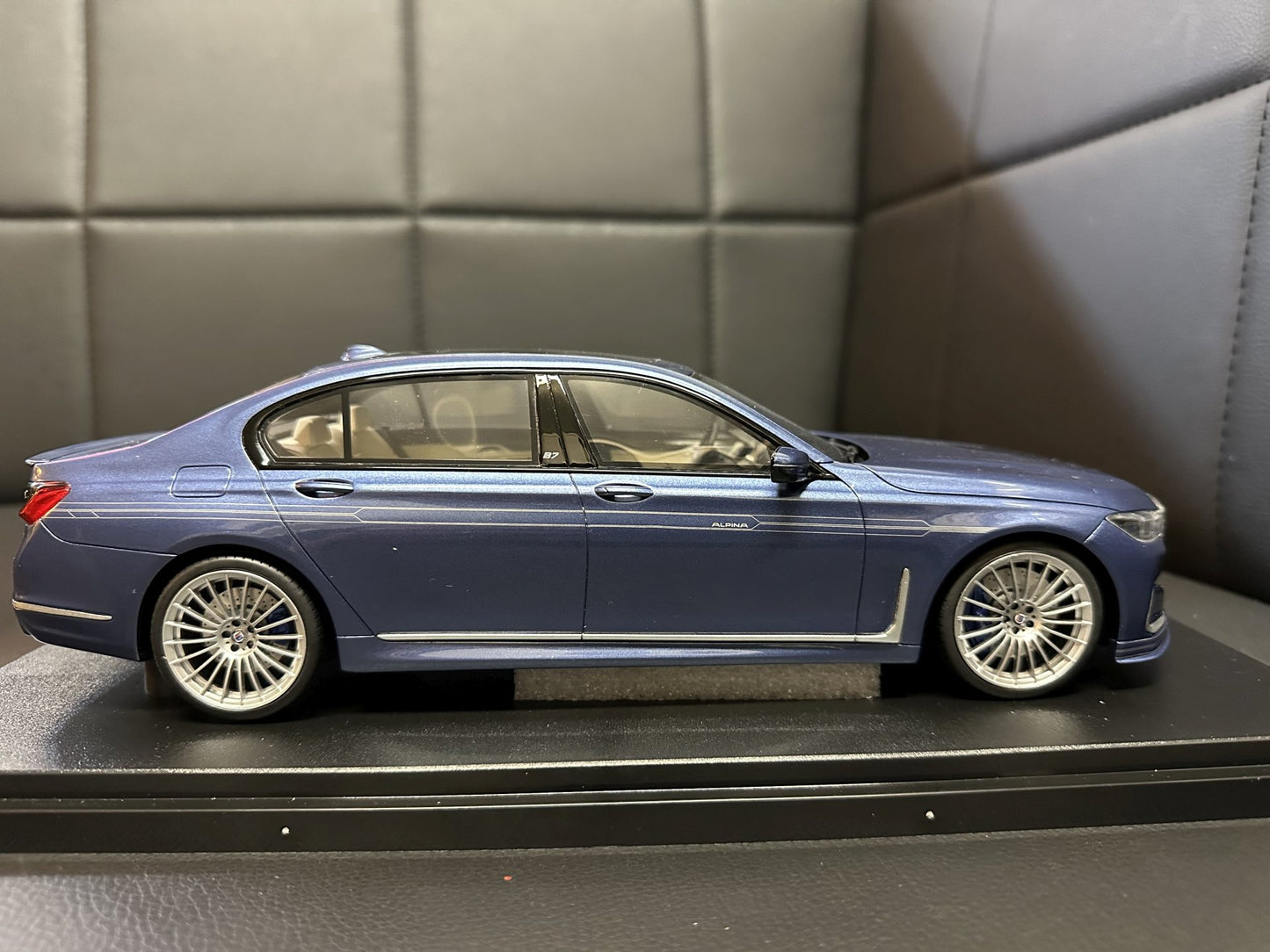 Bmw Alpina B7 Limousine blue Limitiert 755/1500 1:18 GT Spirit GT465 Бмв Алпина син седан Лимитирана