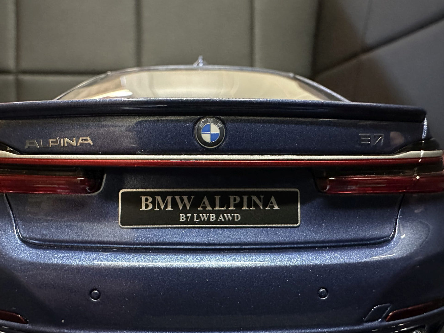Bmw Alpina B7 Limousine blue Limitiert 755/1500 1:18 GT Spirit GT465 Бмв Алпина син седан Лимитирана