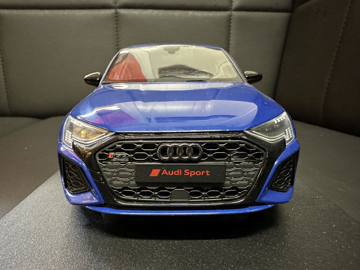Audi RS3 Sportback blue Limitiert 1:18 GT Spirit GT884 Ауди РС3 син Лимитирана
