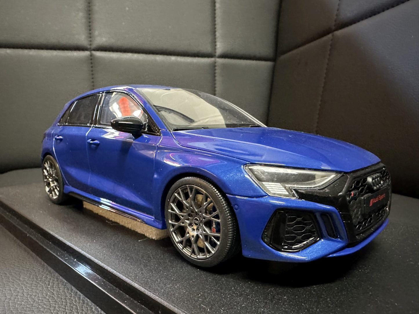 Audi RS3 Sportback blue Limitiert 1:18 GT Spirit GT884 Ауди РС3 син Лимитирана