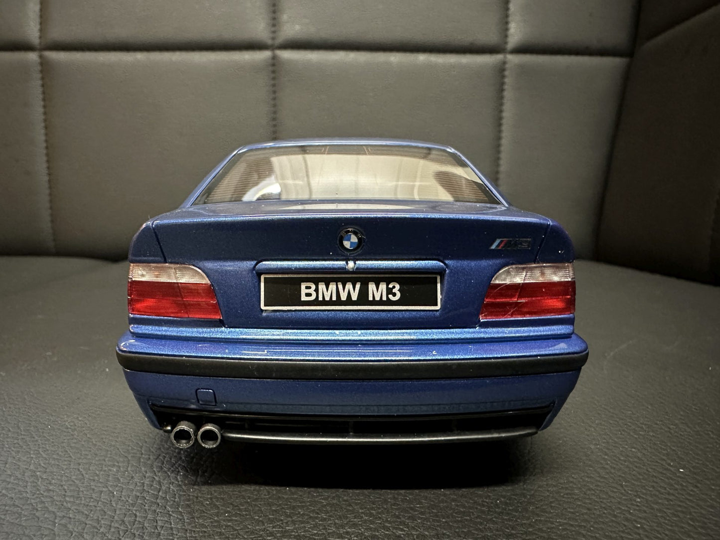 Bmw M3 E36 Limousine blue Limitiert 1572/3000 1:18 OTTO OT1082 Бмв M3 Е36 син Лимитирана