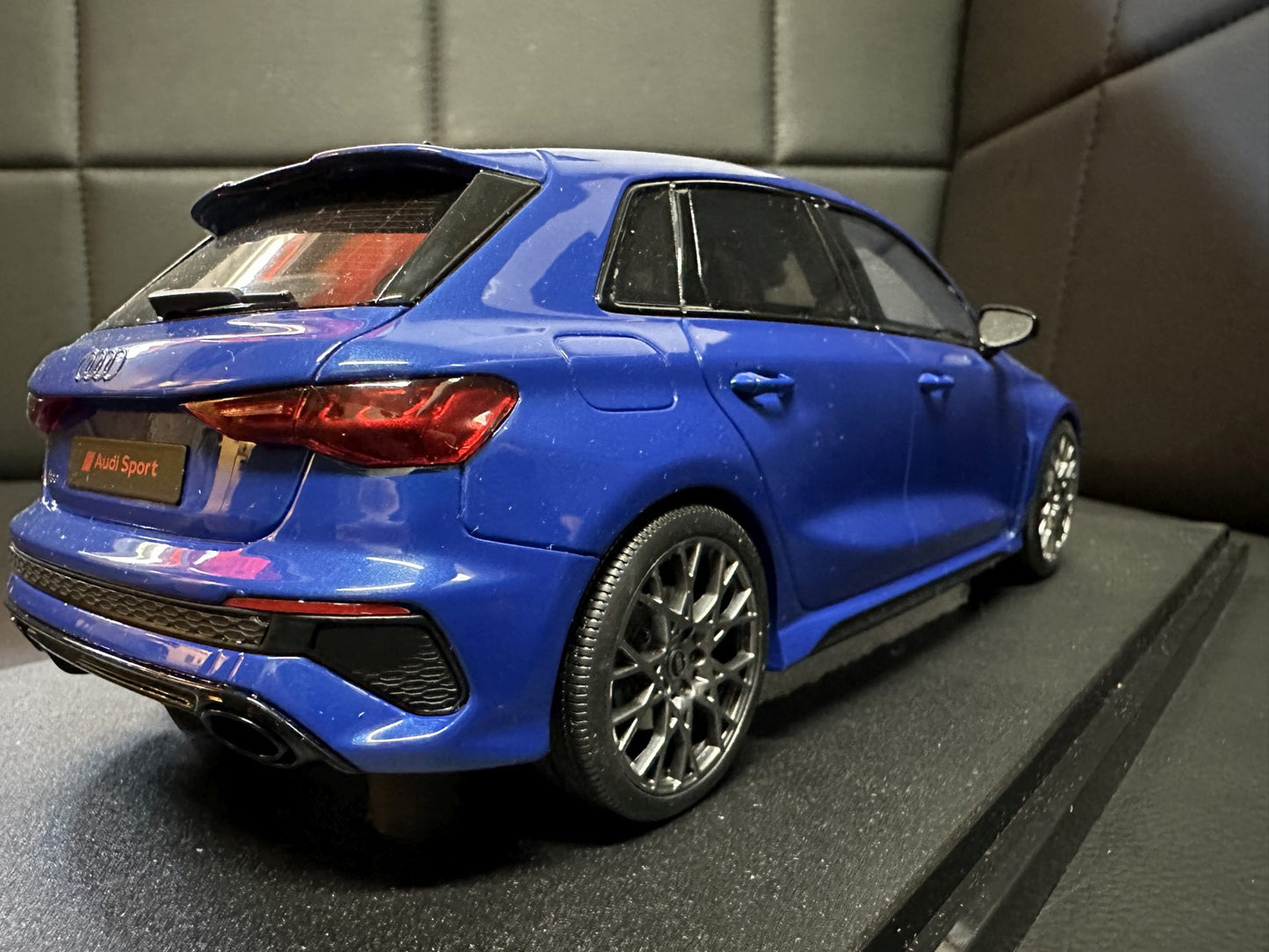 Audi RS3 Sportback blue Limitiert 1:18 GT Spirit GT884 Ауди РС3 син Лимитирана