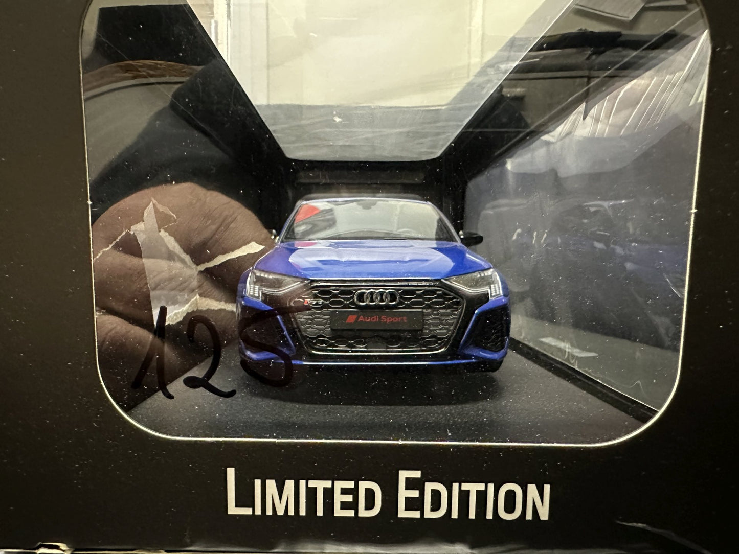 Audi RS3 Sportback blue Limitiert 1:18 GT Spirit GT884 Ауди РС3 син Лимитирана